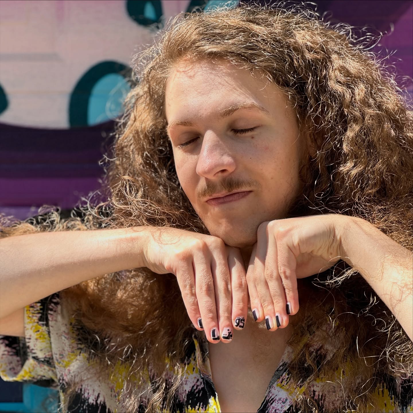 Our band logo is in this photo 🧐Can you spot it? Hint: it’s in Arabic. Thanks for getting creative with us @jodollee ♥️
#nailsart #bands #nailsnailsnails #portland #pnw