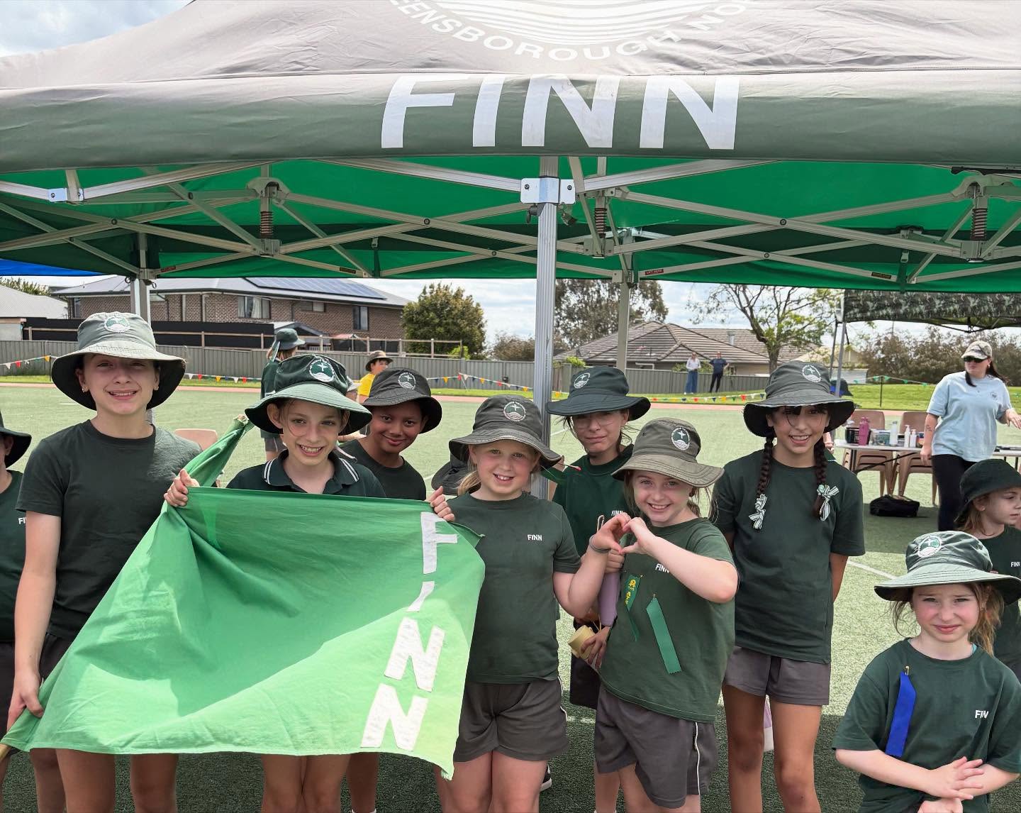 What an incredible day filled with colour, energy, and outstanding sportsmanship!
A huge congratulations to all our houses for their amazing effort. Here are today’s final results:
🟢 1st – Finn: 4253
🔵 2nd – Broadbent: 4252
🔴 3rd – Ashe: 3894
🟡 4th – Kierce: 3876
Well done to Finn House, taking out the win by just ONE point!
Thank you to our staff, students, and families for making the day such a success. We’re so proud of everyone who participated, encouraged others, and contributed to a fantastic community day!