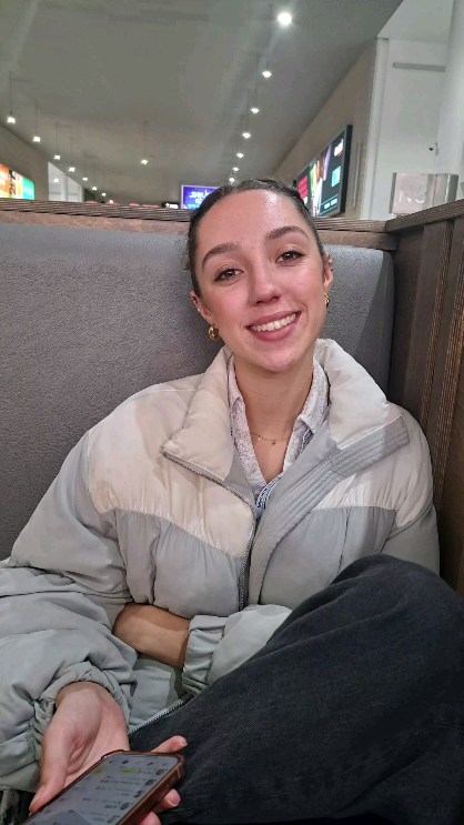 Its always great to catch up with 🍑 BB Evie now she's away at uni. This week I enlisted her help to network at London Vet Show and for her to experience the sights and sounds of this event and chat to the event management team.
#londonvetshow2025
#vetpol
#workexperience
#mumdaughter