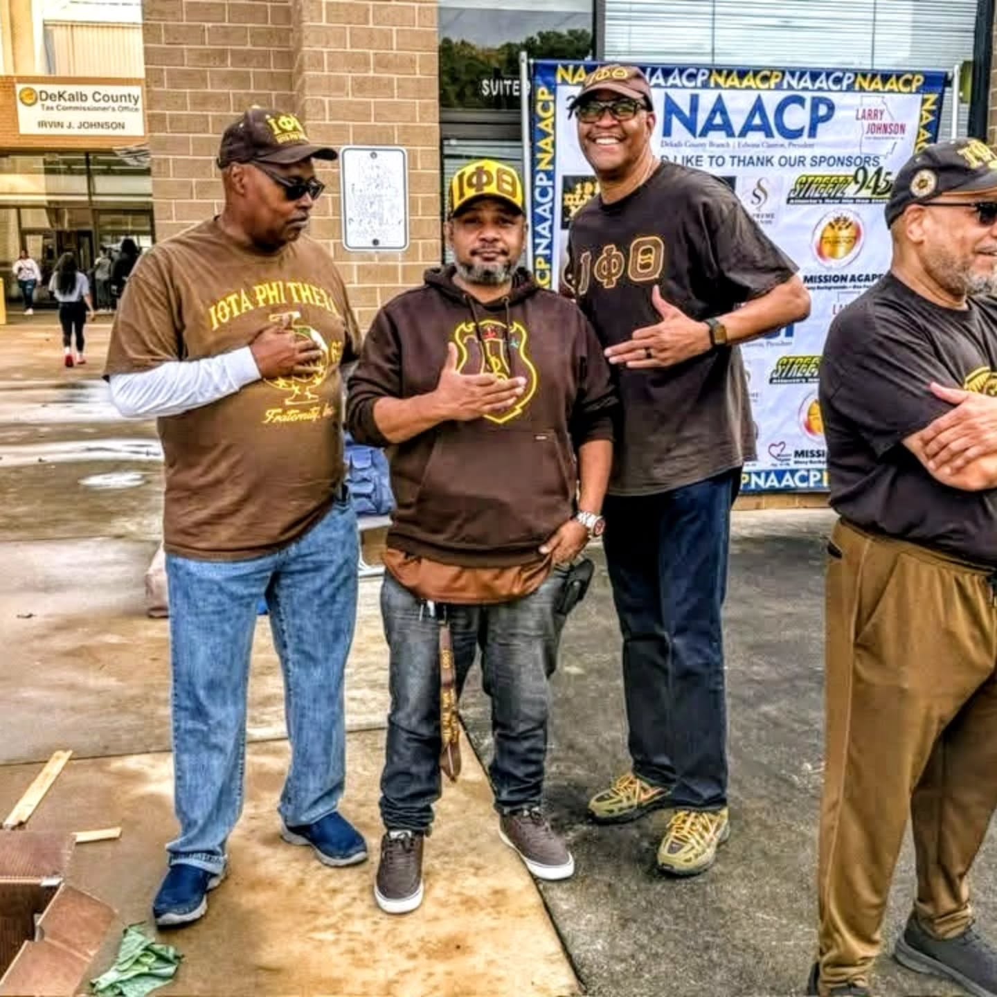 Yesterday at the 13th Annual Turkey Giveaway with @naacpdekalb and @larryjohnsonofficial