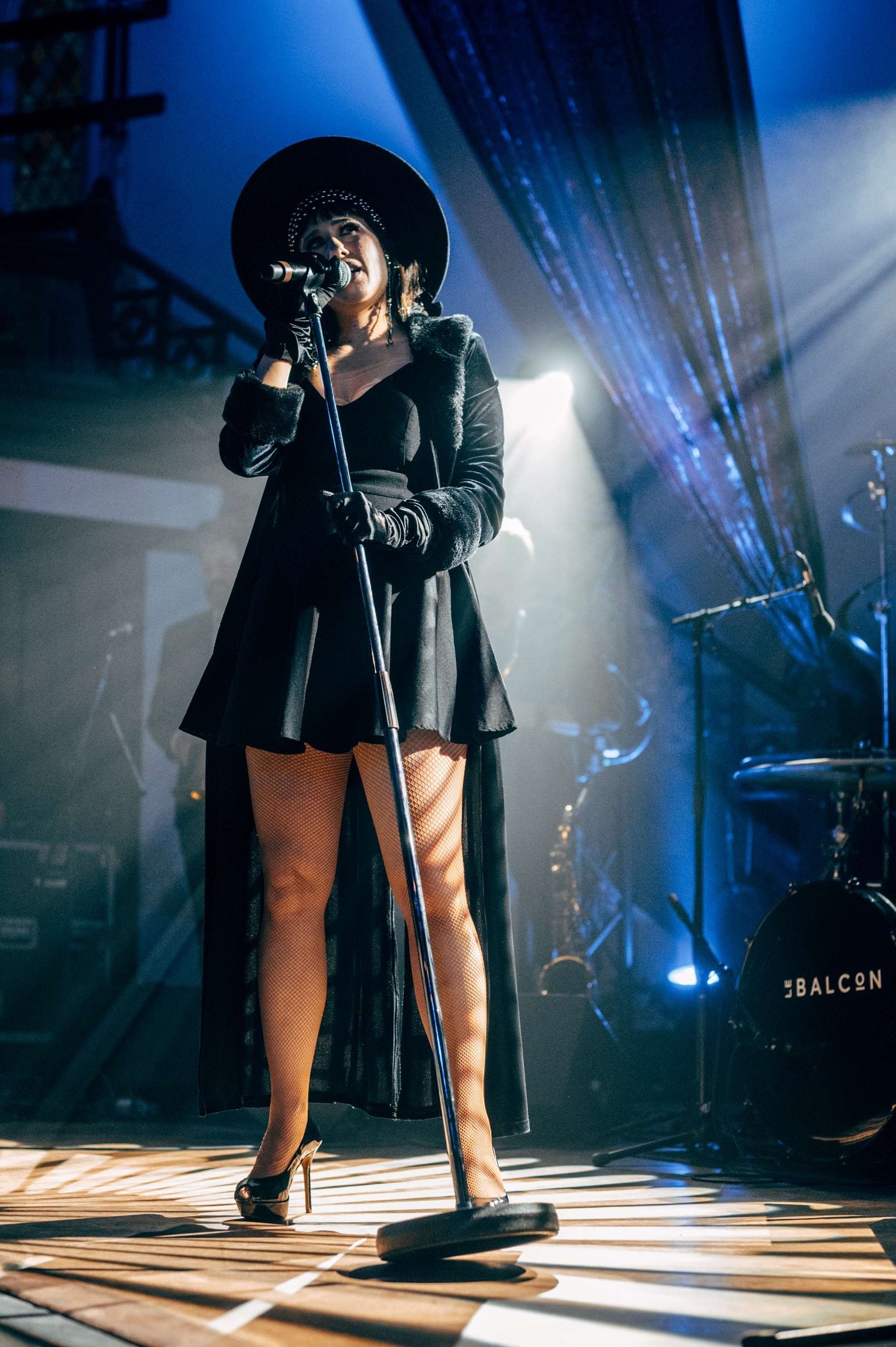 Prépare-toi pour une soirée de soul, de disco et de voix qui te donnent des frissons! Mary Grâce enflamme la scène du Balcon le mercredi 26 novembre à 20h. Un voyage musical qui va t’élever et te faire groover toute la soirée.
Les billets partent vite — réserve le tien maintenant sur lebalcon.ca!
Get ready for a night of pure soul, disco, and breathtaking vocals! Mary Grâce lights up the stage at Le Balcon on Wednesday, November 26 at 8 PM. A musical journey that will lift your spirit and keep you moving all night long.
Tickets are going fast — grab yours now at lebalcon.ca!
#LeBalconMTL #MaryGrâce #SoulMusic #DiscoVibes #SoiréeMTL #MontrealNightlife