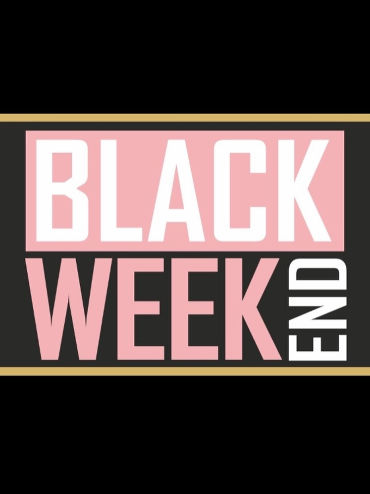 Quest’anno ci siamo superate! 😍😍
.
.
Vi regaliamo NON UNO, NON DUE, MA BENSÌ TRE GIORNI di promo valida su (quasi) tutti i prodotti presenti in negozio!
E’ tempo di depennare la lista dei regali!
.
.
Hai letto bene , escludiamo solamente:
✔️articoli personalizzati;
✔️articoli su ordinazione;
✔️articoli già messi da parte o ordinati;
✔️alcuni articoli continuativi (pochissimi );
.
.
Cosa vi regaliamo?
.
.
-𝟑𝟎% 𝐛𝐢𝐣𝐨𝐮𝐱 𝐢𝐧 𝐚𝐫𝐠𝐞𝐧𝐭𝐨 𝟗𝟐𝟓
-𝟐𝟎% 𝐛𝐢𝐠𝐢𝐨𝐭𝐭𝐞𝐫𝐢𝐚
-𝟐𝟎% 𝐠𝐢𝐨𝐜𝐚𝐭𝐭𝐨𝐥𝐢
-𝟐𝟎% 𝐜𝐚𝐧𝐝𝐞𝐥𝐞, 𝐩𝐫𝐨𝐟𝐮𝐦𝐚𝐭𝐨𝐫𝐢, 𝐚𝐜𝐜𝐞𝐬𝐬𝐨𝐫𝐢 𝐞 𝐩𝐫𝐨𝐝𝐨𝐭𝐭𝐢 𝐡𝐨𝐦𝐞 𝐝𝐞𝐜𝐨𝐫;
.
.
Vale proprio la pena passare a trovarci, vi aspettiamo per tre giorni di follia, come ben sapete i nostri prodotti non sono mai soggetti a saldo nel corso dell’anno, quindi approfittatene! 😍
.
.
I nostri orari?
𝕍𝔼ℕ𝔼ℝ𝔻Ì 𝟚𝟠 𝔼 𝕊𝔸𝔹𝔸𝕋𝕆 𝟚𝟡/𝟙𝟙
𝟘𝟡.𝟛𝟘-𝟙𝟚.𝟘𝟘
𝟙𝟝.𝟛𝟘-𝟙𝟡.𝟘𝟘
𝔻𝕆𝕄𝔼ℕ𝕀ℂ𝔸 𝟛𝟘 ℕ𝕆𝕍𝔼𝕄𝔹ℝ𝔼
𝟙𝟘.𝟛𝟘-𝟙𝟠.𝟛𝟘 𝕠𝕣𝕒𝕣𝕚𝕠 𝕔𝕠𝕟𝕥𝕚𝕟𝕦𝕒𝕥𝕠
.
.
E magari se ci sarà richiesta, allungheremo l’orario di apertura in pausa pranzo anche venerdì e sabato……
.
.
Vi abbiamo svelato proprio tutto, da domani
🅱🅻🅰🅲🅺 🆆🅴🅴🅺🅴🅽🅳 🅳🅸 🅲🅰🅿🆂🆄🅻🅴 🖤🖤🖤
.
.
Passate parola!
#capsulerovereto #piccoleemozioniquotidiane #blackweekend#promo#blackfriday #sconti