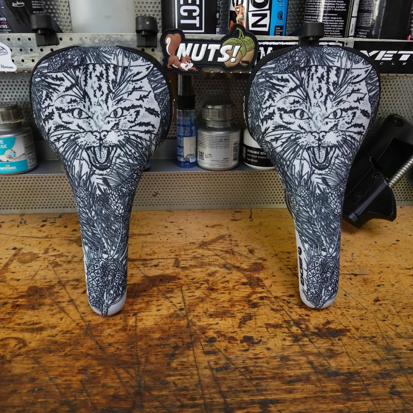 Für wilde Ärsche
Limited @sdgcomponents sattel signature Edition
Wir haben viele spezielle Parts bei uns im Shop. Immer einem besuch wert.
www.stoeri-herisau.ch
#bikeporn#sdgcomponents#mtbenduro#mtbswitzerland#