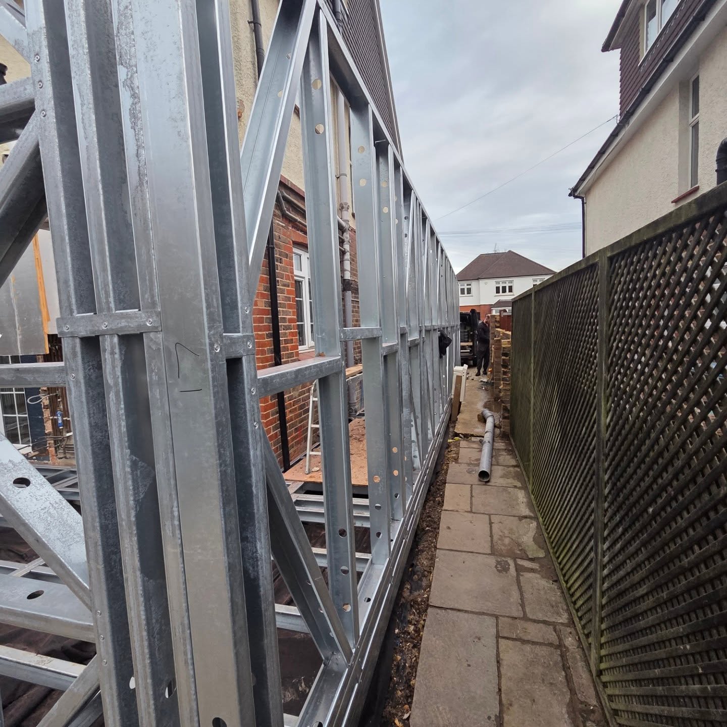 Frame up. Lines straight. Build moving fast.
Another Frametek built frame heading towards completion 🙌
#ExtensionBuilders #Frametek