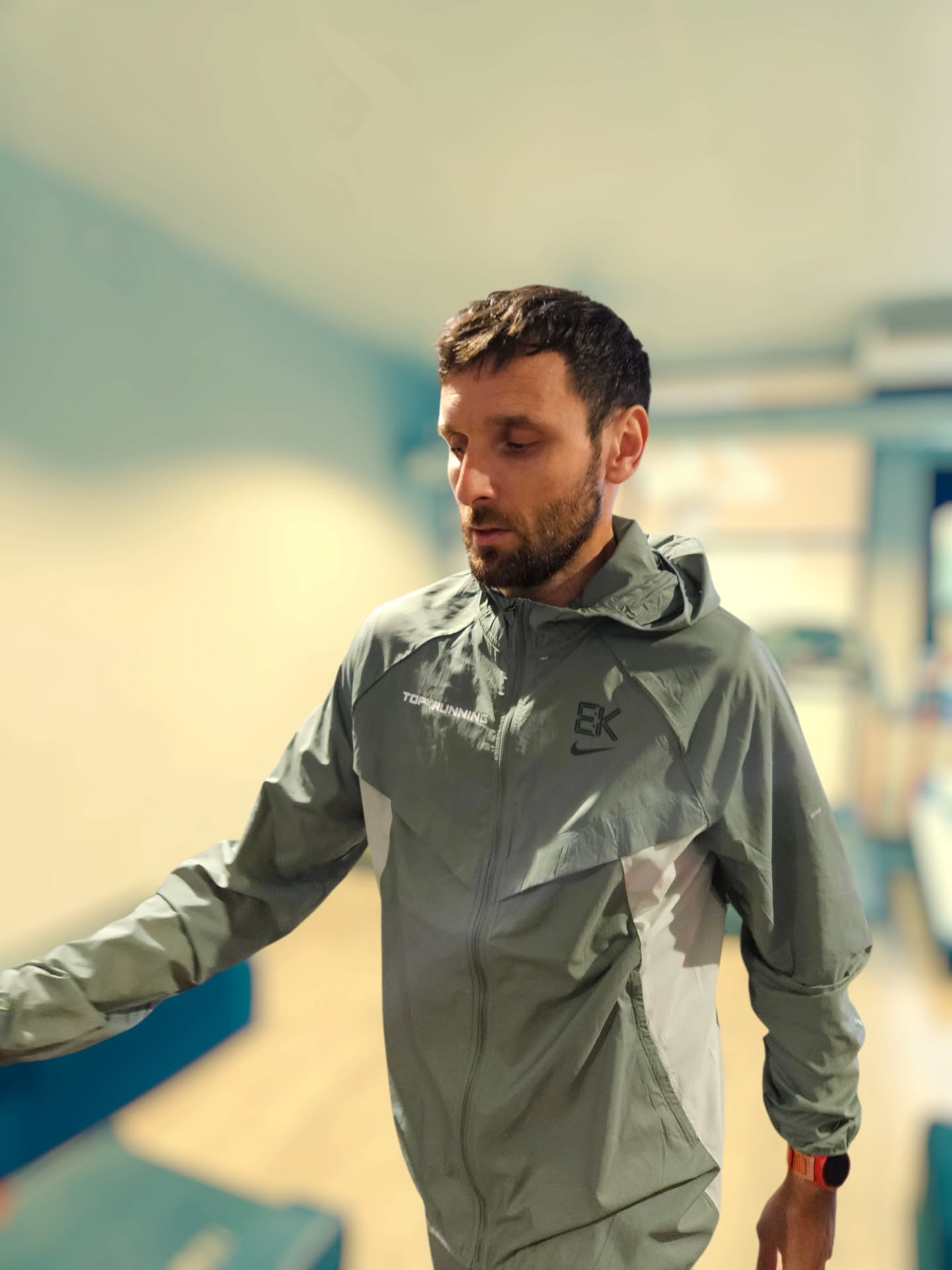 🇰🇪 Collection Eliud Kipchoge by @nike w/ @top4running.fr 👟
Le GOAT du marathon a sa propre collection et on peut dire que ça claque !
Motivant et inspirant à une semaine du rdv ⏳️
Full dispo sur T4R, opération Black Friday toujours d'actualité -> CP GAET 🏷
#top4running #gofastertogether #nike