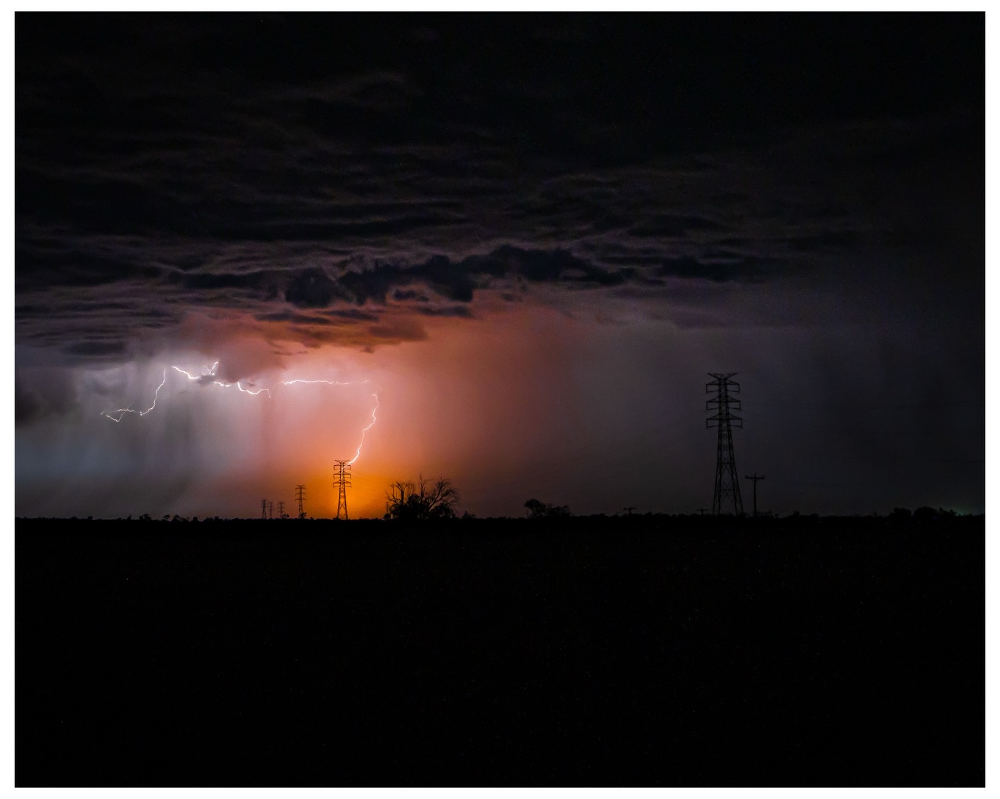 Amazing light show just out of Roma last night, lightning leaving its reminder of storm season and the fires it causes.
Ain’t nature a beauty.
15 sec, f13, ISO1250 @ 35mm on the R5mkii and RF15-35mm @canonanz #canonaustralia
#ausgeo @bureauofmeteorology @higgins_storm_chasing #qld #qldweather
#naturephotography #stormphotography #natgeoyourlens