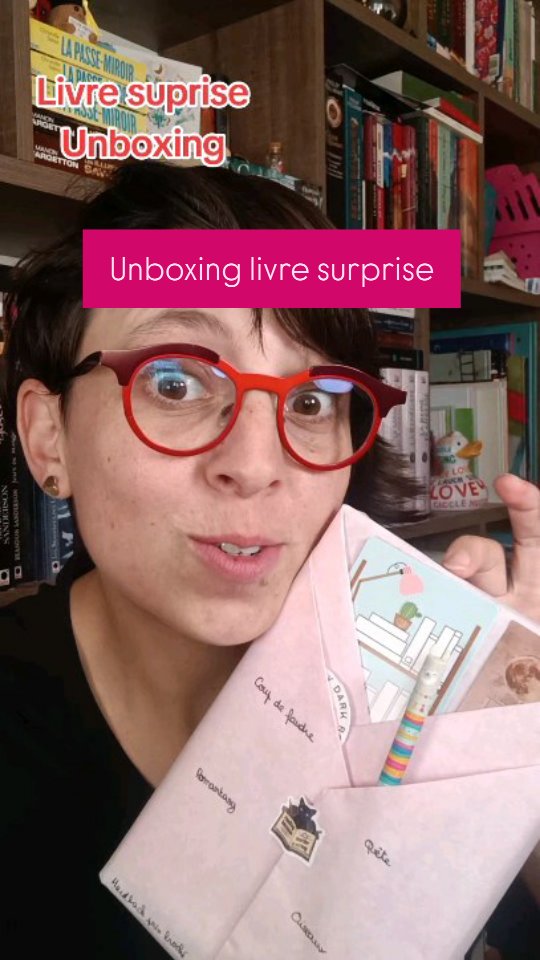 Unboxing d'un livre surprise
acheté ici @9equairomance
Alors ce livre va t il me plaire 👀 ?
#booksta #unboxing #livre #fantasy #lectrice