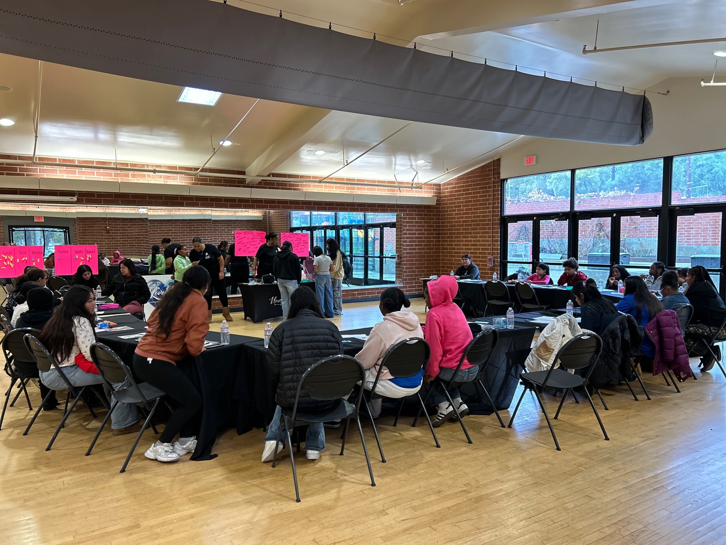 ✨ On November 15th, we hosted a special day for young ladies. Many impacted by the Eaton Fire, creating a space for open conversations around emotional wellness, connection, and joy. As the holidays and the fire’s anniversary approach, our goal was simple: help them breathe, heal, and feel seen.
💚 A huge thank you to @neighborhoodsurvants for donating brand new Jordans and to @psmymca for opening their doors and hearts to us.
#HoneyBunz #HBZExperience #GirlsWhoLead #EatonFireRecovery #CommunityHealing