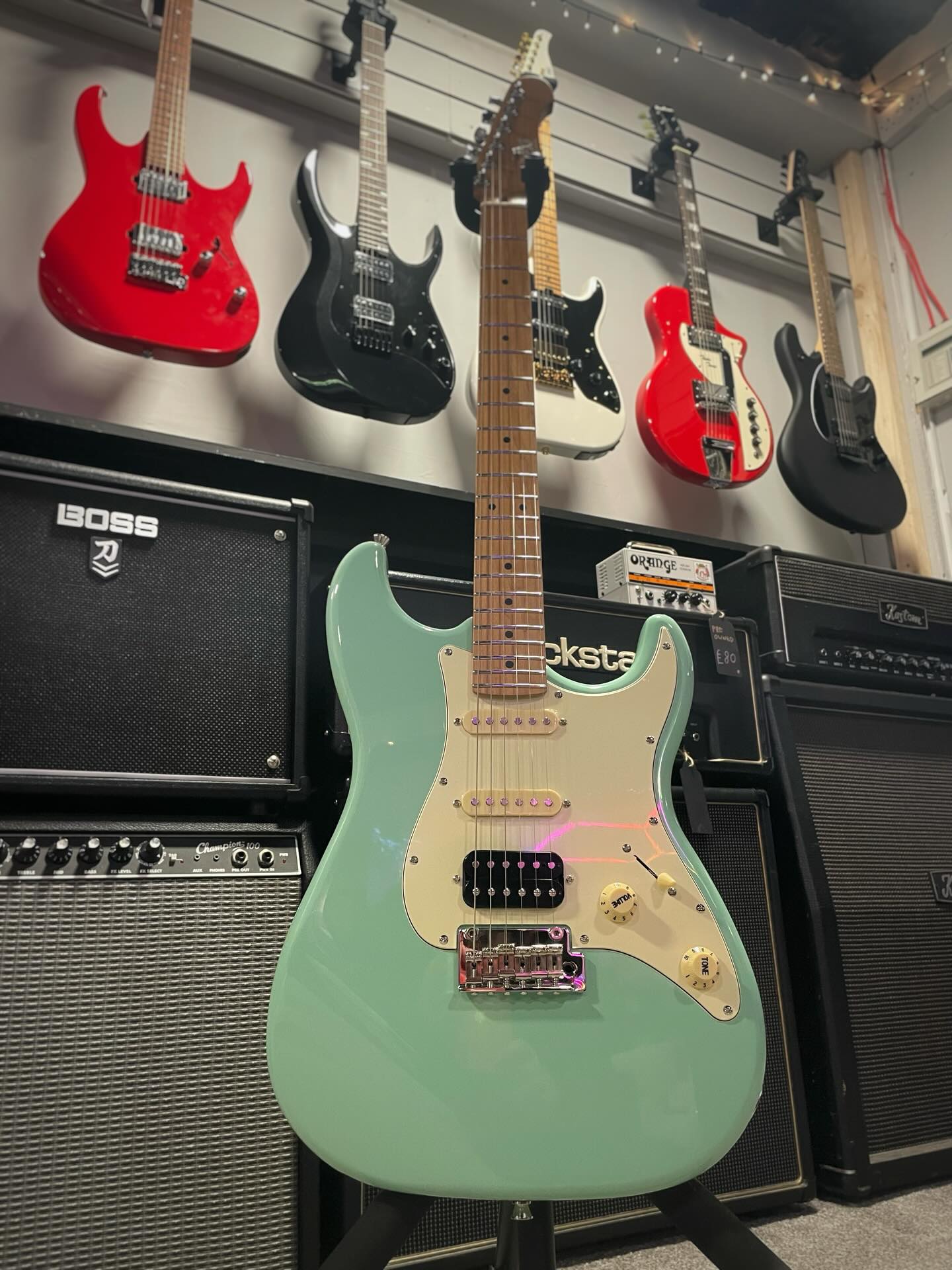 🌊 New in at The Shire Music Co.!
Meet the Jet Guitars JS-400 in Sea Foam Green a beautiful, affordable ST-style electric packed with great features:
✨ Roasted Maple neck & fretboard
✨ HSS ceramic pickups for a wide range of tones
✨ Modern C shape neck & 22 frets for comfort
✨ Synchronized tremolo bridge
✨ Basswood body with glossy finish
✨ Bone/polymer fibre nut (2025 model)
This guitar delivers the classic feel and versatility players love. 💚
@jet_guitars