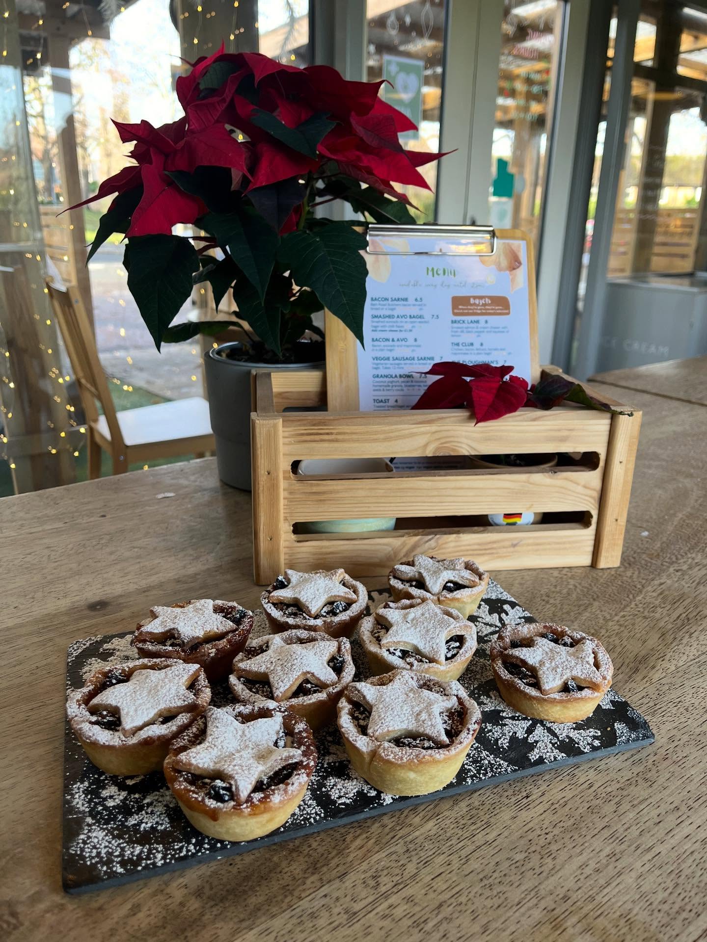 Treat of the week… it’s got to be our stunning homemade mince pies! 🥧🎅🏼 These festive treats are taking pride of place on our counter this Christmas - just make sure you grab one before they all go! 😍
#themeadowcafechelt #christmas #mincepies #cheltenhamlife #visitcheltenham