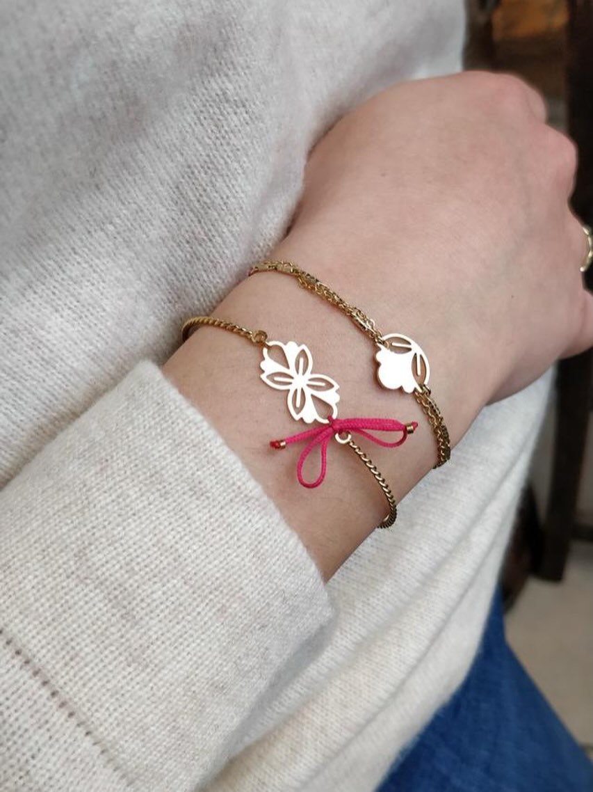 Il y a quelques années j’ai créé une collection capsule avec la génialissime @geraldine.picheney (allez voir ses bijoux ils sont dingo).
J’avais juste adoré cette expérience 💕 mais je dois vider un peu l’atelier alors je remets en vente les derniers précieux éléments de la collection. Venez me voir !