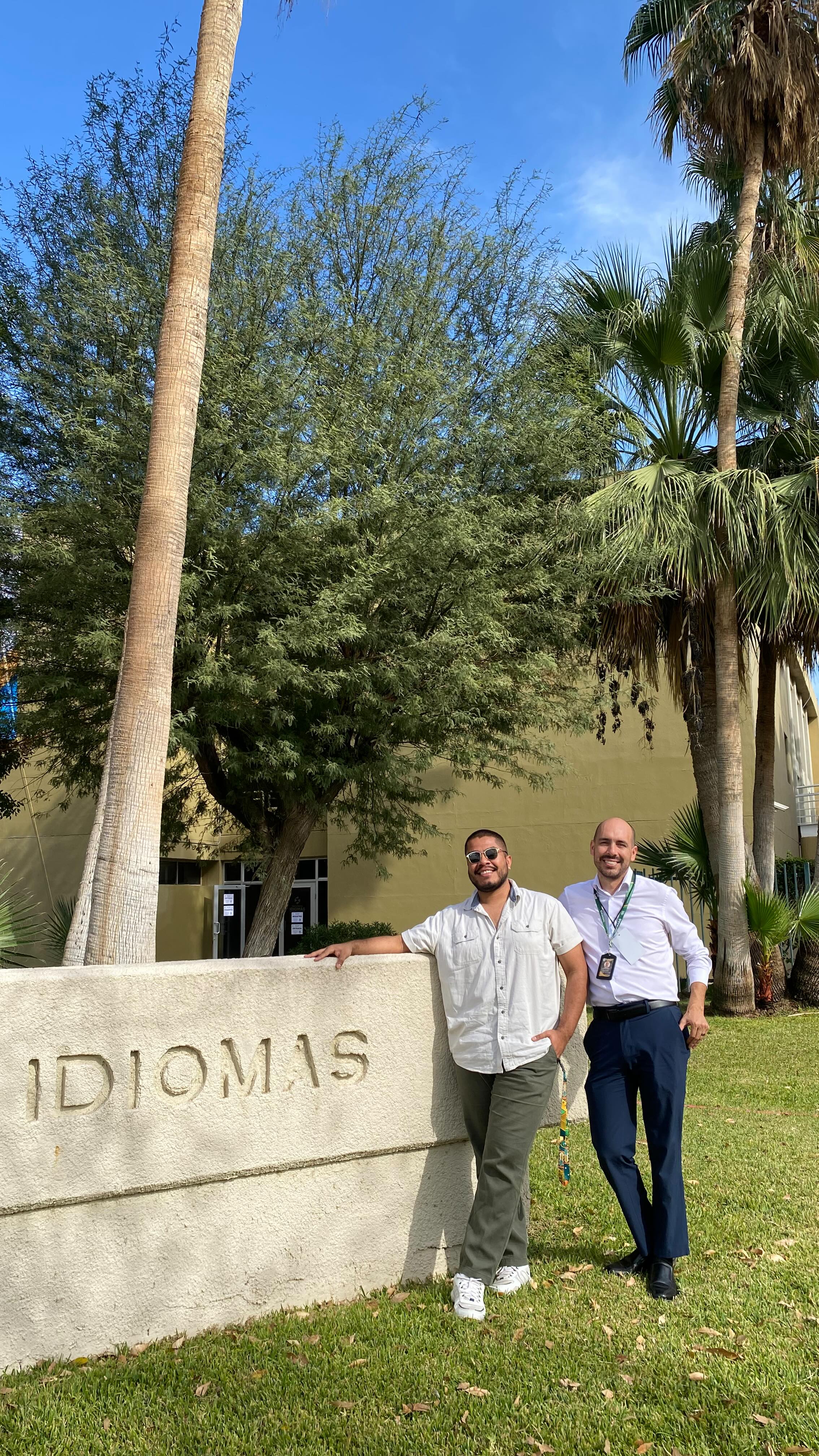 Amigos, por acá un recap para nuestro “later-gram”. 🤭 Hace un par de semanas asistimos al CITI X en Mexicali. Tres días que nos recordaron que la profesionalización continua es sumamente importante y necesaria en el campo de la traducción e interpretación.🧑🏻💻📚🧑🏾💻
Además, Lucas presentó una ponencia sobre Lengua de Señas Mexicana. Más info coming soon. 🙌🏾🙌🏼
📩 Contáctanos para más información o cotizaciones.
🇲🇽🇺🇸🇫🇷🤟🏾
* 📧 info@pragmatraducciones.com
* 🌐 www.pragmatraducciones.com
* 📱 MEX (646) 119 5458 y USA (805) 428-0689
#ensenada #interpretingservices #interpreting #Apostille #Englistranslation #Spanishtranslation #Professionaltranslation #TranslationServices #Negociosmexico #Ensenadabajacalifornia #EnsenadaMexico #perito #translator #translating #Certifiedtranslation #Traduccionescertificadas #peritotraductor #peritointerprete #traduccionesoficiales #PragmaTraducciones #workingwithpragma #learningwithpragma