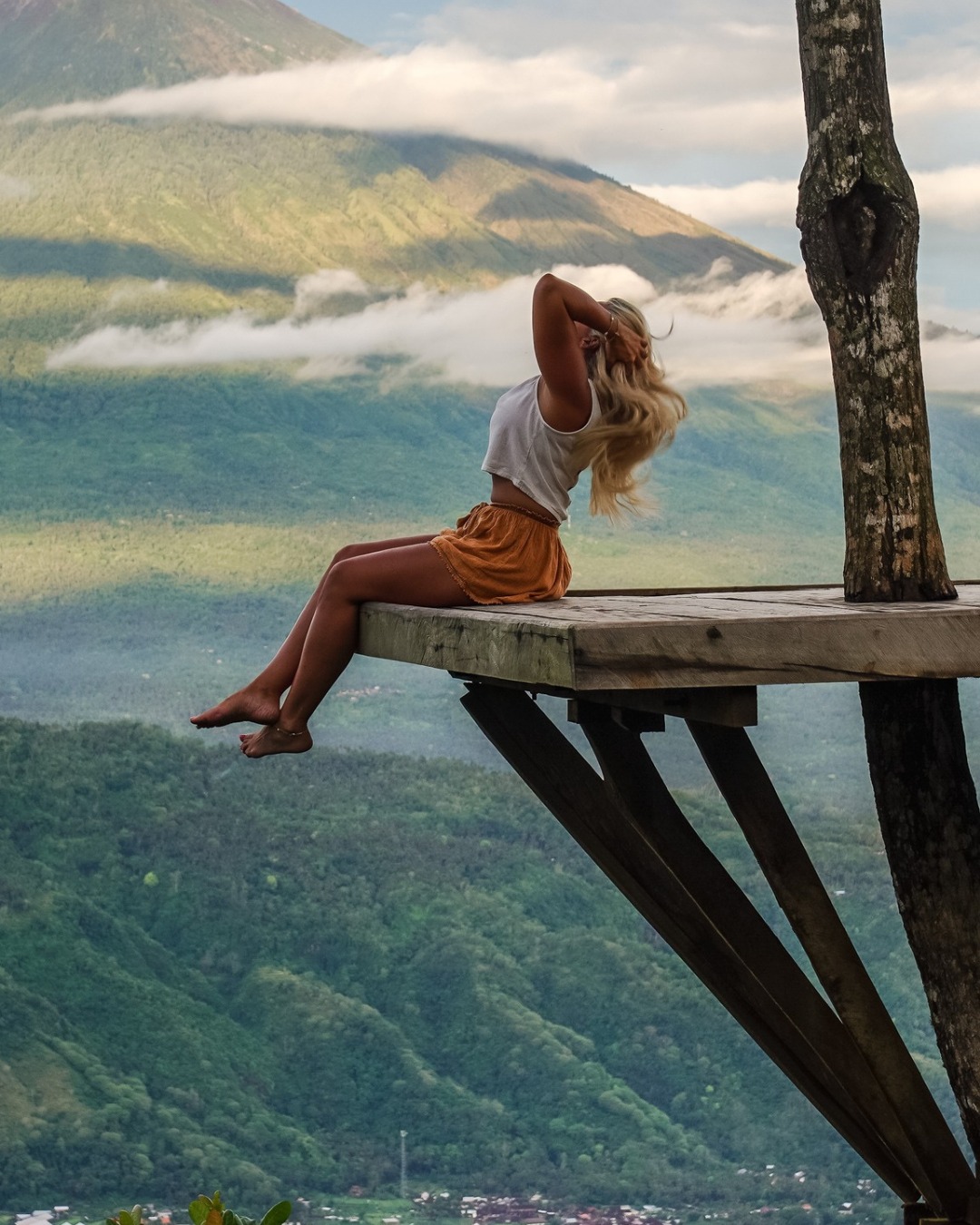 Tanning meets skincare at Spray ‘n Slay ✨
Step into our luxe, contactless VersaSpa Pro booth and walk out bronzed, confident and glowing – with skin-loving treatments that boost your natural beauty, not mask it 🤎
Book your beautiful #ChristmasGlow TODAY at www.spraynslay.com.au 🎄✨
#spraynslay #geraldtonWA #automatedtanningbooth #christmasglowup #spraytan #wellfittreatments