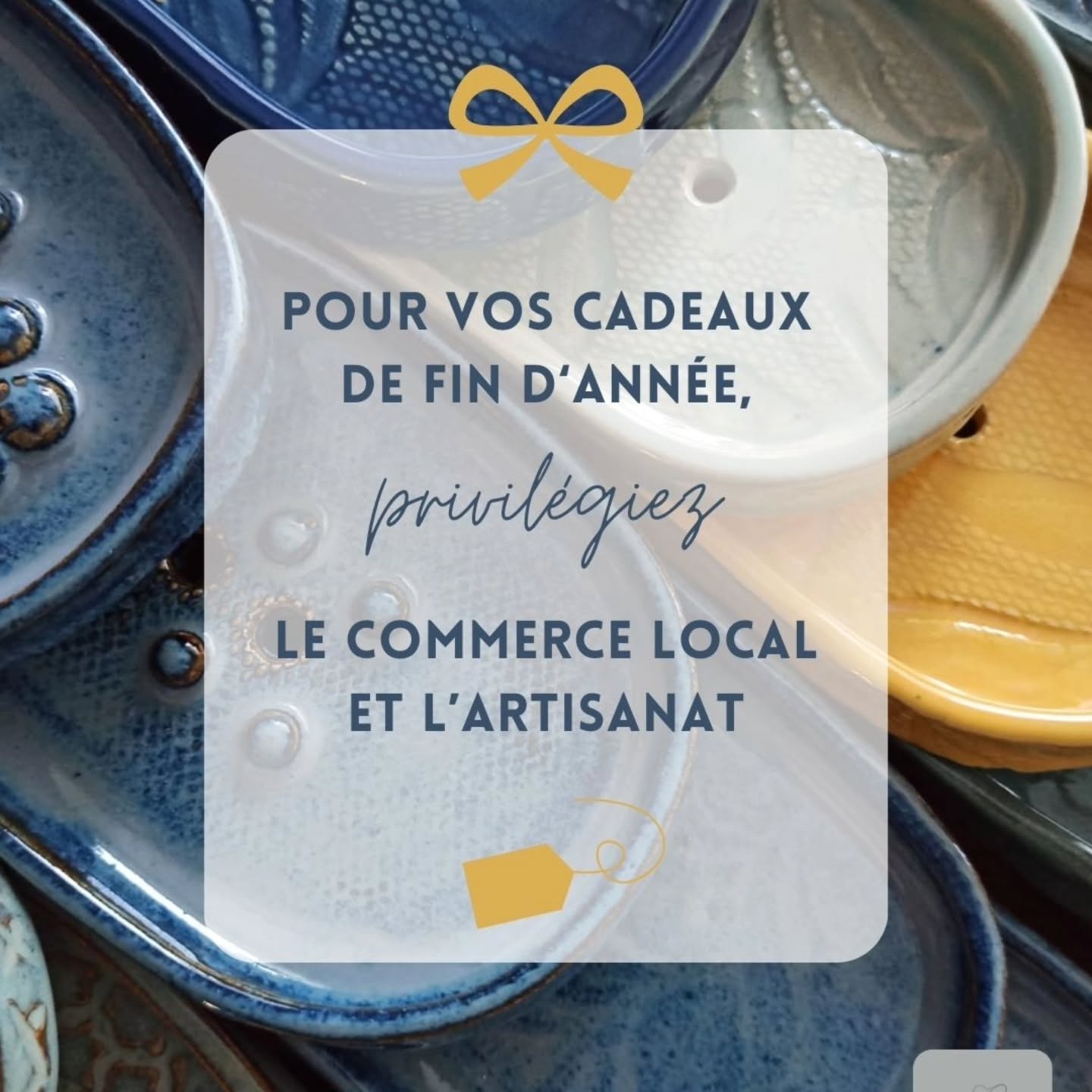 🎄✨ Cette année, faites le choix de l’artisanat local !
En achetant des créations faites main, vous soutenez :
🤝 L’économie locale
🎁 Des cadeaux vraiment uniques
🌿 Une démarche plus responsable
Jusqu’aux fêtes, je partagerai ici des idées cadeaux à retrouver sur mon échoppe dans les différents marchés de Noël où j’expose.
Merci de faire vivre l’artisanat ✨❤️
🔗 Le lien de ma boutique en ligne en bio