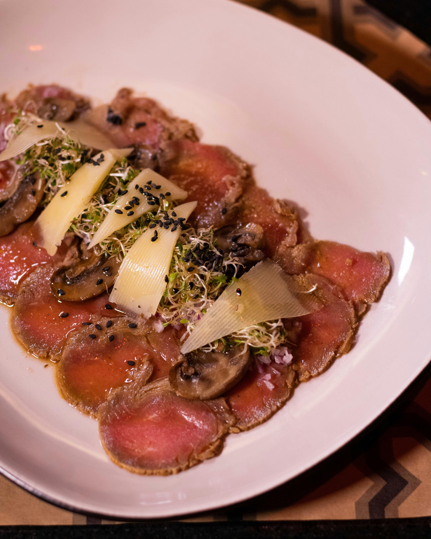 🧀 Els nostres formatges són molt més que un bon tall a taula.
La seua versatilitat els converteix en un ingredient ideal per als amants de la cuina: plats salats, dolços, postres o combinacions sorprenents que donen un toc únic a cada recepta 🍯🍞🍕
Explora, prova i gaudeix del sabor autèntic dels Pastor de Morella, perfectes per deixar volar la creativitat a la cuina ✨
#pastordemorella #morella #elsports #formatgeartesà #quesoartesano #cheese