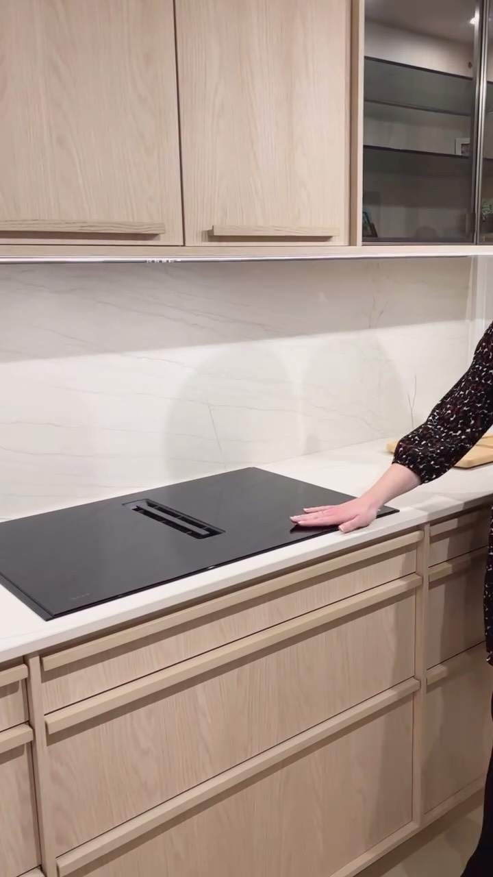 Join us as Sophia takes us on a tour of our new @pronorm_official German kitchen display 🤩 #kitchendesign #dunlopkitchendesign #dunlopkitchens #interiordesign #kitchensfermanagh #kitchen #kitchendecor #kitchendesignnorthernireland #kitchenrenovation #modernkitchen #japandistyle #japandi