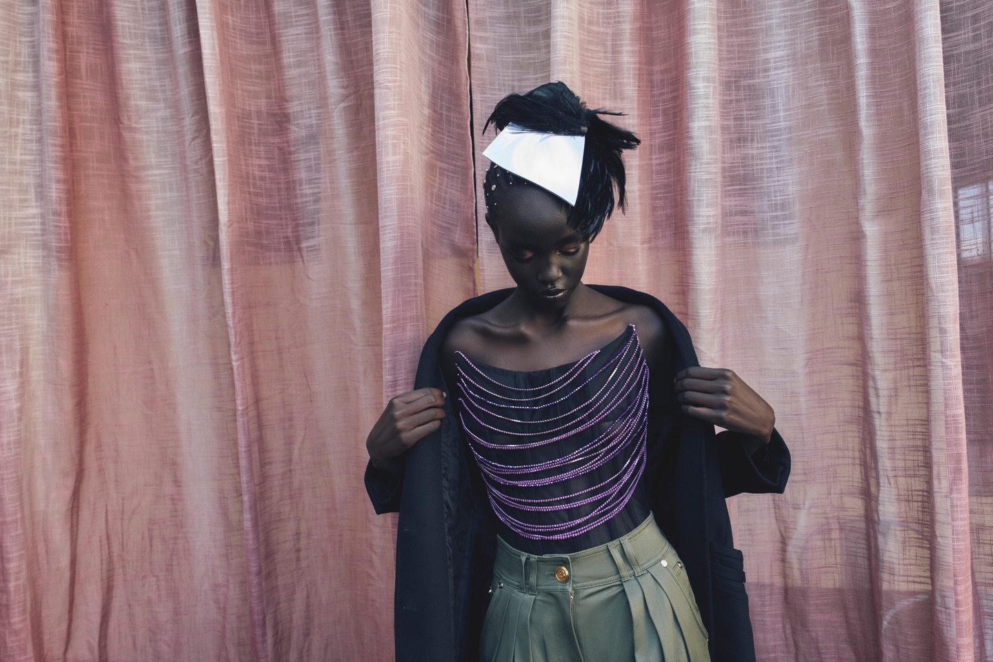 In @dnamagazine @alek_deng_am is wearing the hat Numero 11 of the new collection @alexandrebarthet by @alexandrebarthet
#press #dnamagazine #couture #hat