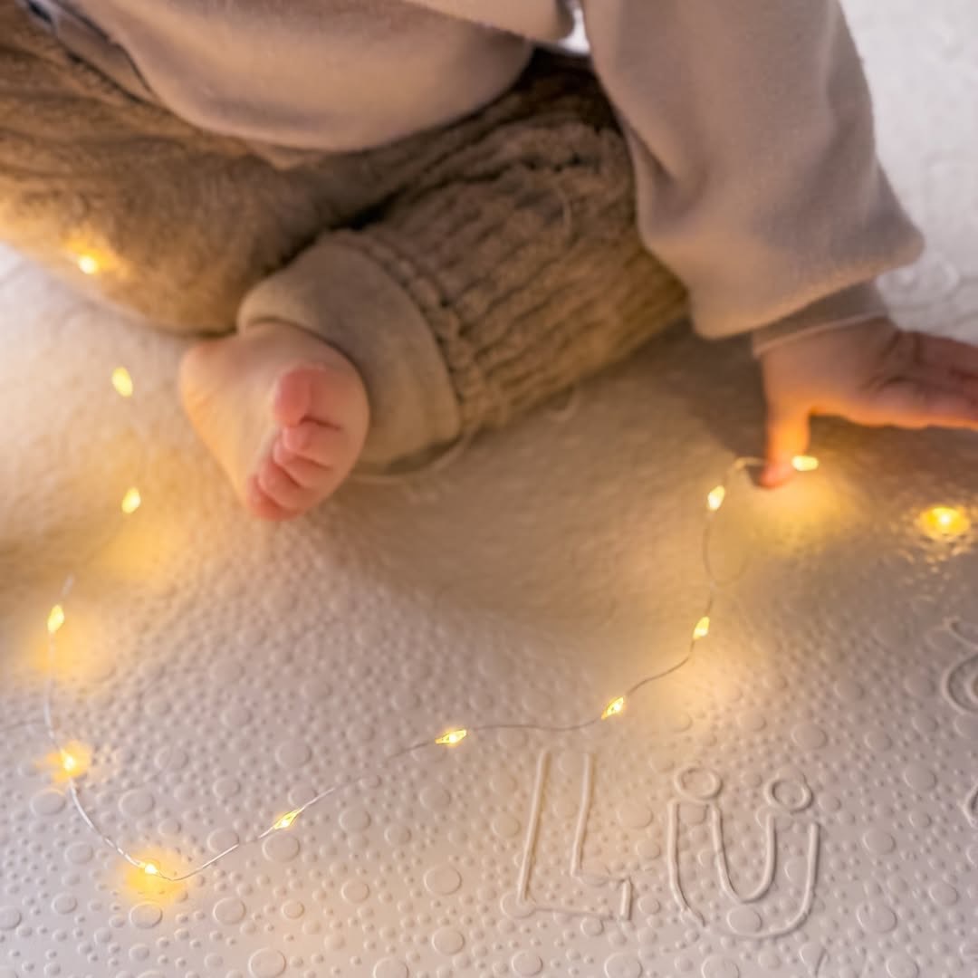 Xmas is coming…
#baby #bebe #playmat #babygirl #babyboy #bib #sleepcoach #4months #babymat #4meses #instamum #instakids #montessori #tummytime #babyshower #BLW #mamaprimeriza #regalobebe #babycare #babyplanner #pikler #movimientolibre #5months #newborn #babyparty #instamama #lubabymats #tummytime #smashcake