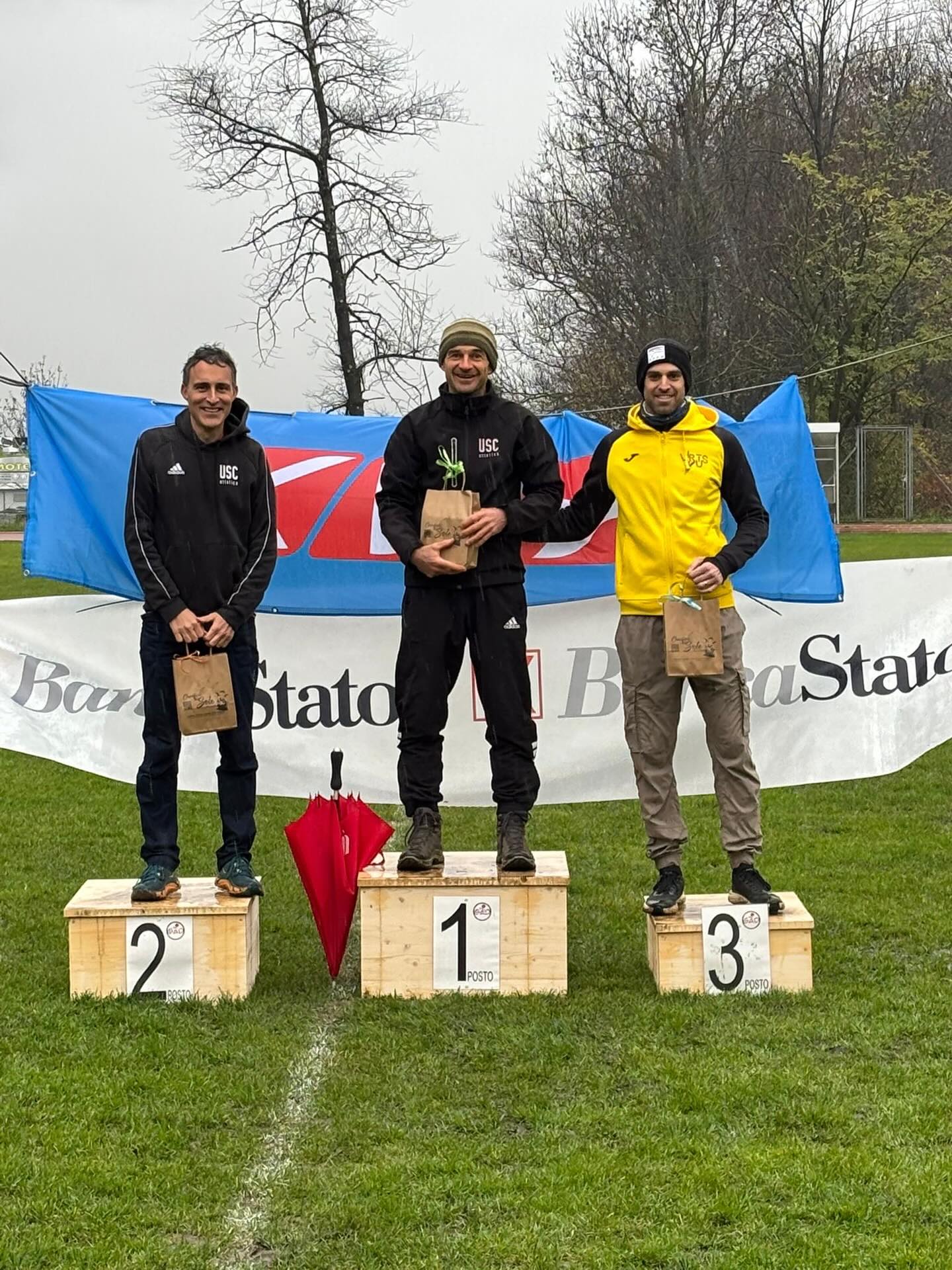 Cross Dongio 🏃🏻♂️➡️
🏃🏻♂️ 16.11.2025
Nelle loro caregorie troviamo:
@damianobarloggio che nonostante i problemi muscolari si classifica 🥉🤩
e @livin.la_vida_luca arriva 7° 👏🏻 🤩
Grandi! 🤩
@casadellottica_sa
@dynoptic
@lidlch
@farmaciasolduno.ch
@nikoneurope
@pissei @noe_gianetti #pissei
@performancesport
@giuliani_sa
@parisfalegnameria
@AMIfiduciaria
#crossdongio #cross #2025 SportPassion NOstop race motivation run sport competition stravarun cdobikerun