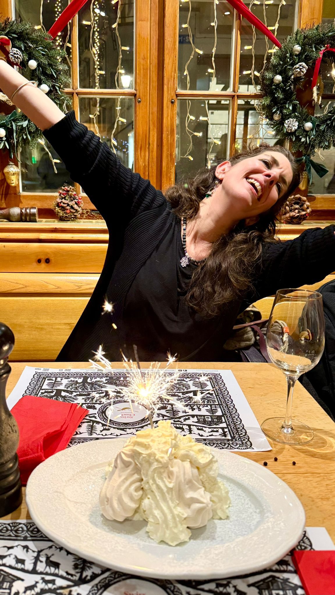 ❄️
"Tis the season to be jolly…"
And my music season agrees!
Some of my concerts in December 🎶
Wishing you a peaceful Advent and a lovely holiday season ✨
#Advent #Christmas #Concerts #MidnightMass #ChorPhoniXang #ACFAZ #KirchenchorTägerig #MusikschuleUster #Singing #ChoirConducting #Teaching #Arranging #Writing #SoundYoga #Zurich #MezzoSoprano #Jazz #BossaNova #Chanson