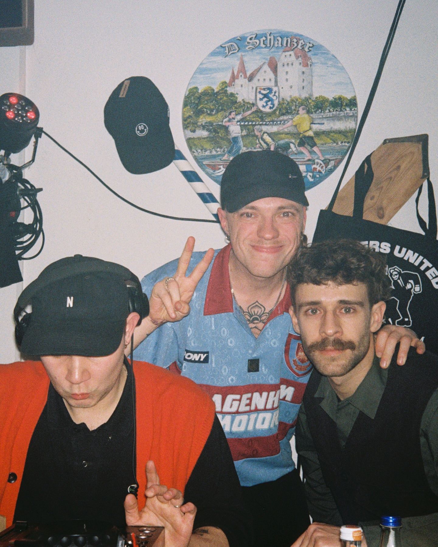 Ingolstadt Fam, what’s good? 🫂
Natürlich lassen wir euch auch dieses Jahr nicht hängen und laden – ganz nach dem Motto „Never change a running system“ – am 24.12. zum jährlichen Homecoming ins @griesmuellersaltstadtbrauerei ein.
Ihr kennt den Deal: Ab 23 Uhr hält’s zuhause sowieso niemand mehr aus – also ab in die Altstadt und mit der Wahlfamilie gemeinsam einen über den Durst trinken.
Wir können’s kaum erwarten, euch alle wiederzusehen ❤️