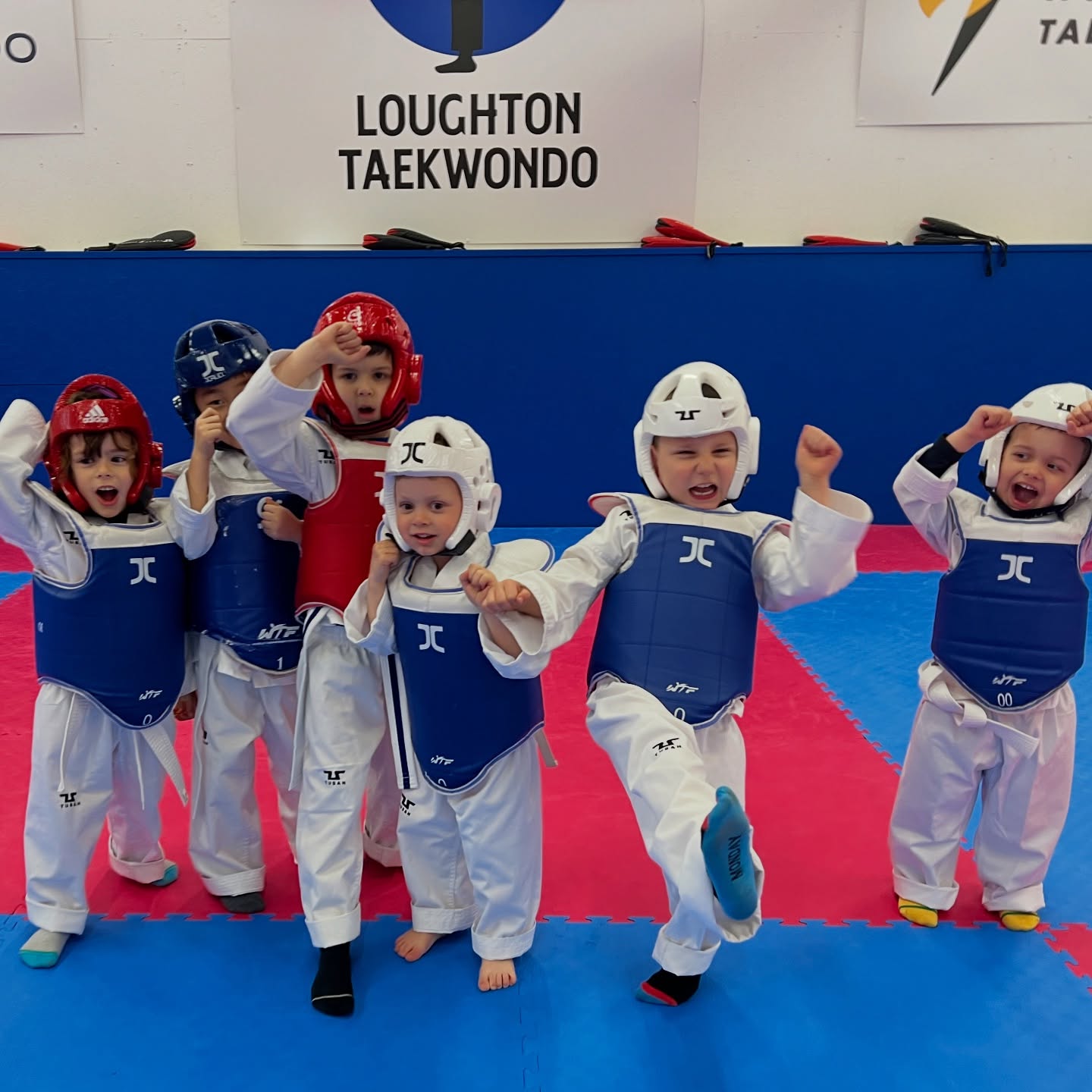 It’s grading week! 🤩
Looking forwards to seeing some of our students hopefully level up this weekend, final few days of preparation to go 🙌
Keep up the hard work everyone 👍
#taekwondo #journey #martialarts #grading #test #examination #celebration #hardworkpayoff #excited #mondaymotivation