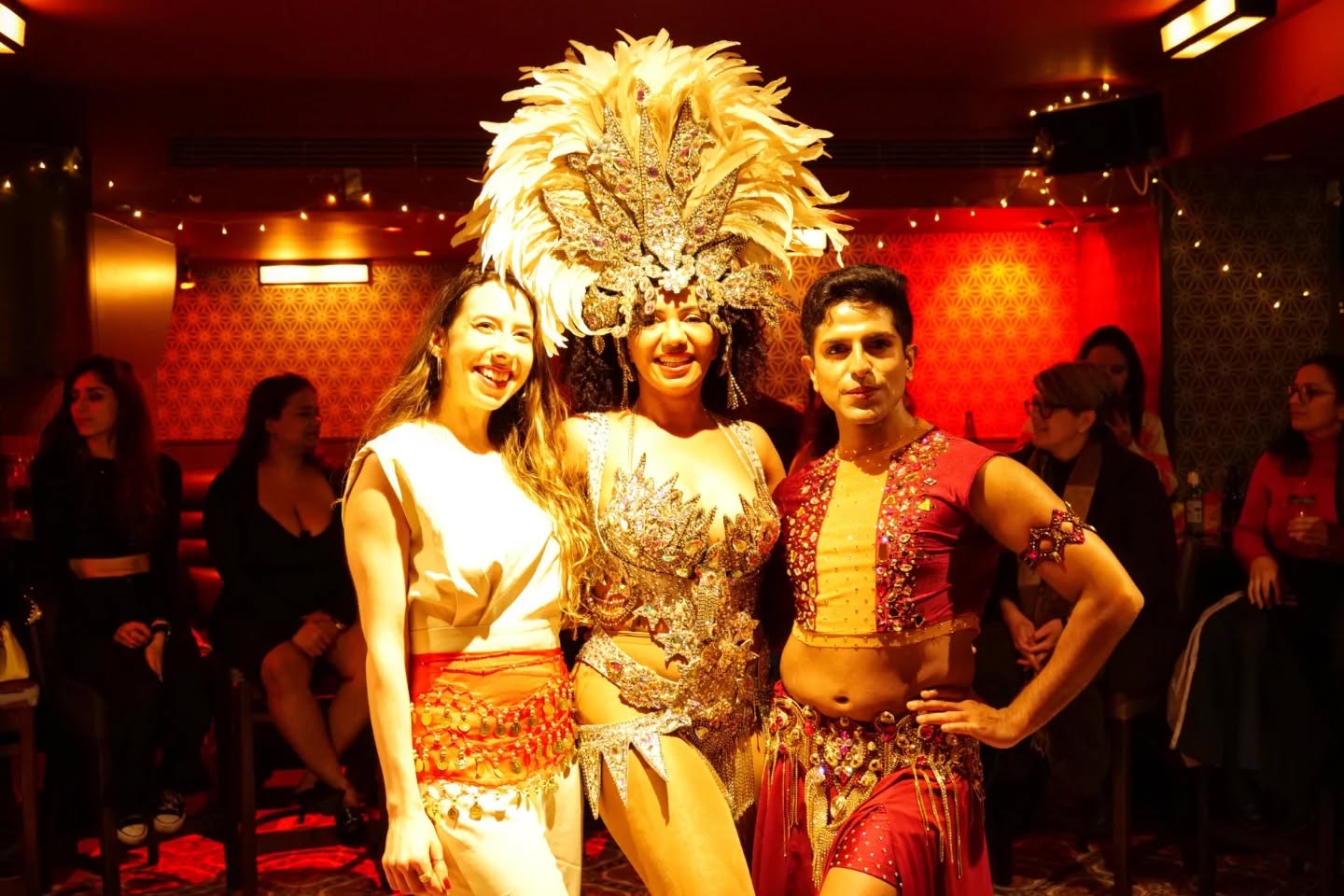 What a night to remember ✨🎄
Our Yalla Dance Christmas Party was filled with music, laughter, sparkle, and beautiful movement. So grateful for this amazing community that dances, celebrates, and shines together. Thank you to everyone who made this evening so special 💃❤️
#YallaDance #ChristmasParty #DanceFamily #FestiveVibes #Grateful