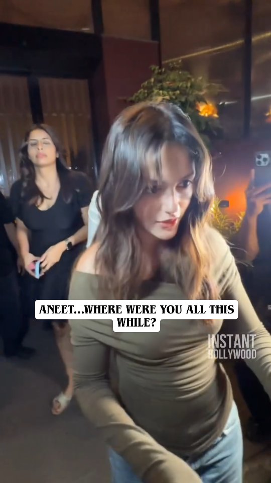 Fresh vibes alert! ✂️ Aneet Padda stepping out with a brand-new look that Fresh vibes alert! ✂️ Aneet Padda stepping out with a brand-new look that