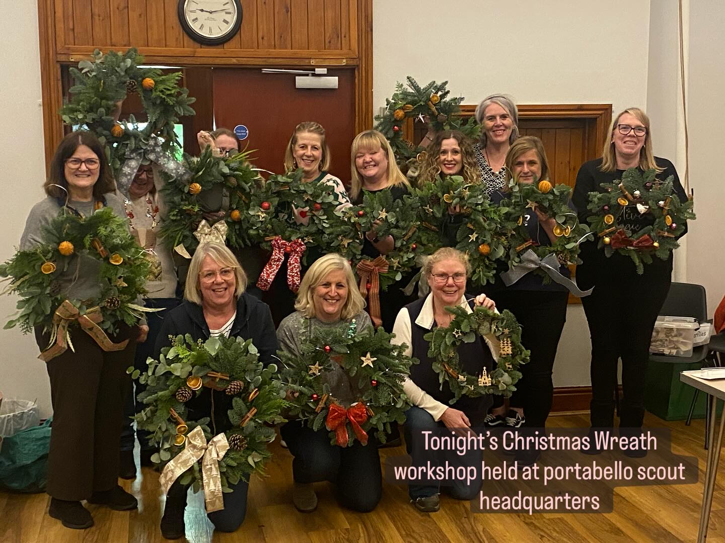 Tonight’s Christmas wreath workshop held at @porto_explorers headquarters for a lovely group of ladies. #wreaths #christmas #christmasdecorations #doorwreaths #happiness #happychristmasholidays #positivementalhealth
