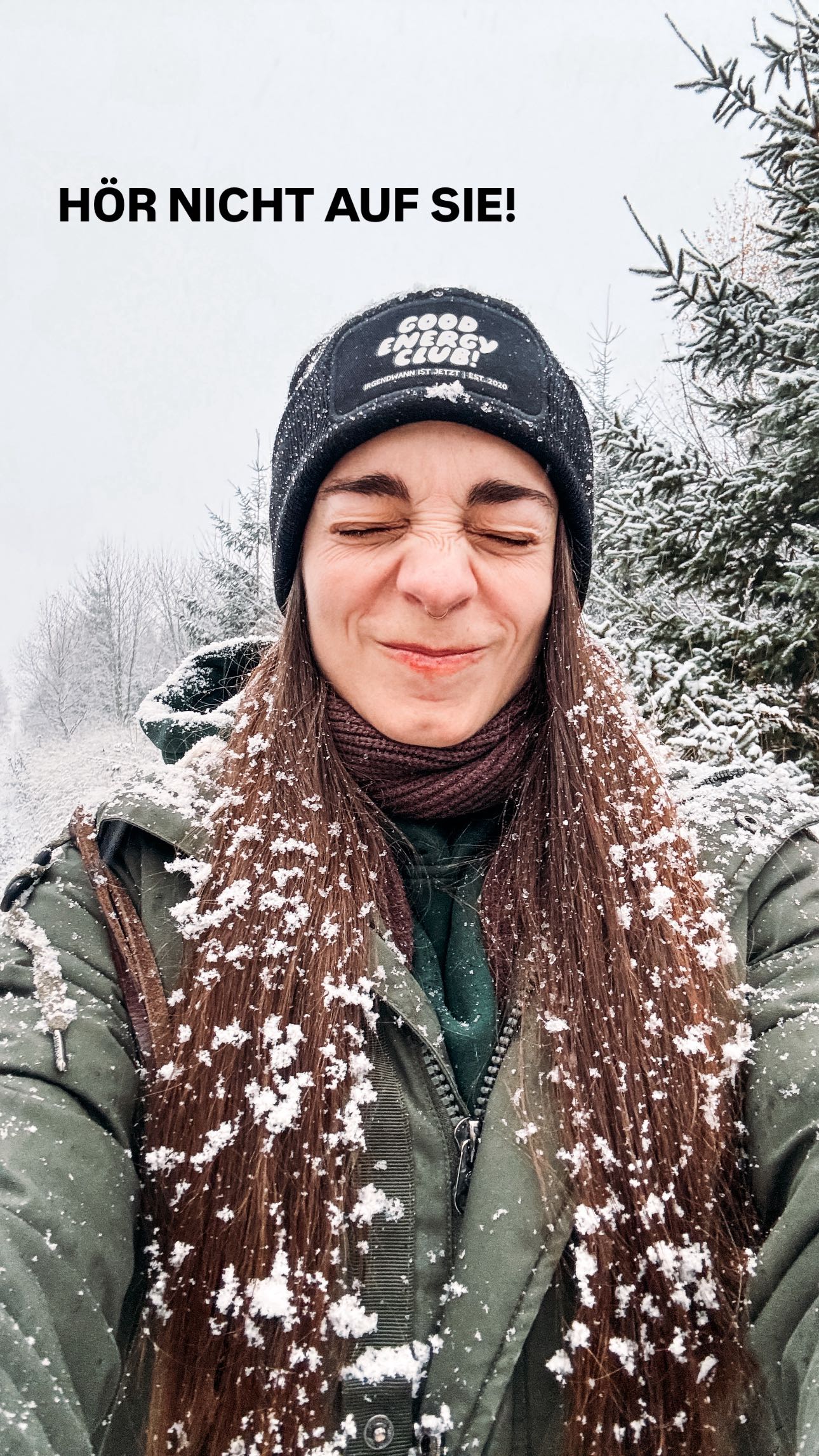 Meine Intuition und mein Herz waren schon immer meine größten und wichtigsten Wegweiser. Als ich Mama geworden bin, habe ich endlich den Zugang dazu gefunden & den Mut aufgebracht mich mehr auf meine innere Stimme zu verlassen!
Dank meiner Kinder wusste ich:
Du kannst alles schaffen.
Du kannst immer bei null anfangen.
Du musst nur mutig sein!
Ich habe alles verändert und könnte glücklicher mit dieser Entscheidung nicht sein!
Ich habe nicht wegen meiner Kinder auf alles verzichtet und Verantwortung übernommen. Ich habe dank meiner Kinder alles hinterfragt, habe zu mir gefunden und meine Kinder sehen eine glücklich Mama, die alles möglich macht & es kann - weil sie glücklich ist!
Und du kannst das auch ❤️