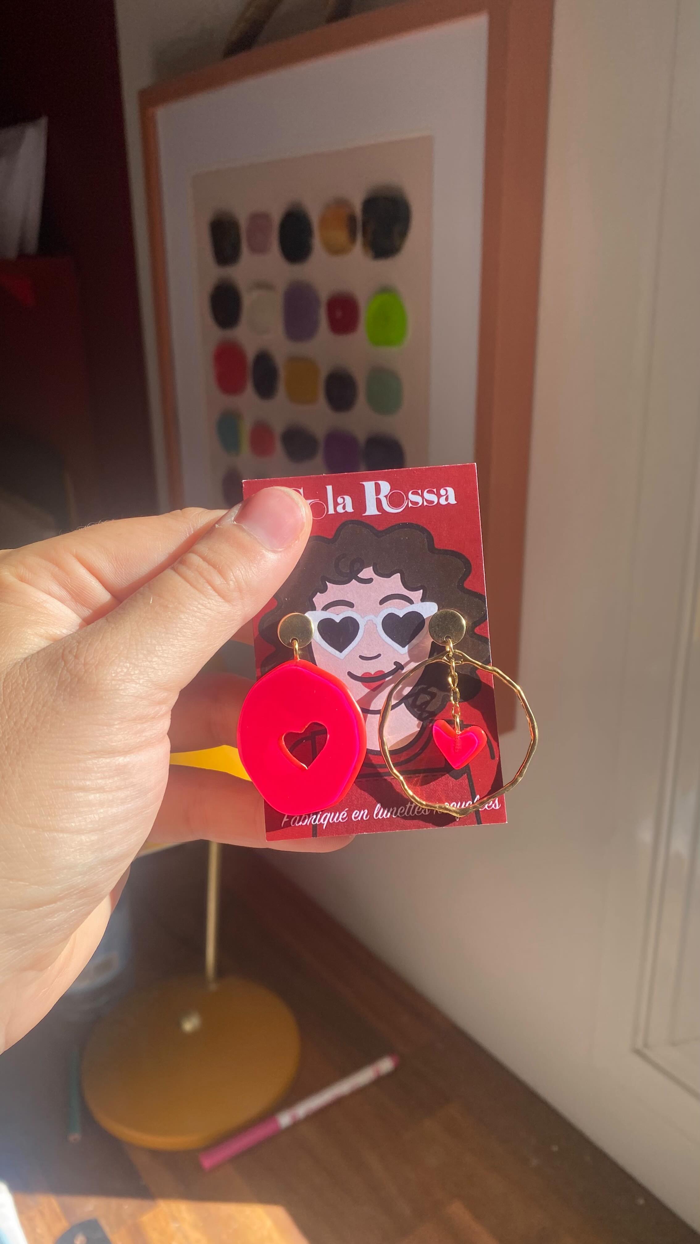 Elles veulent sortir, briller, vivre leur best Life 😂😍
Laquelle tu porterais toi ? (Ou bien tu offrirais ?)
Je vous lis dans les commentaires ♥️
#cadeau #opticienne #upcycling #lunettesdecréateur