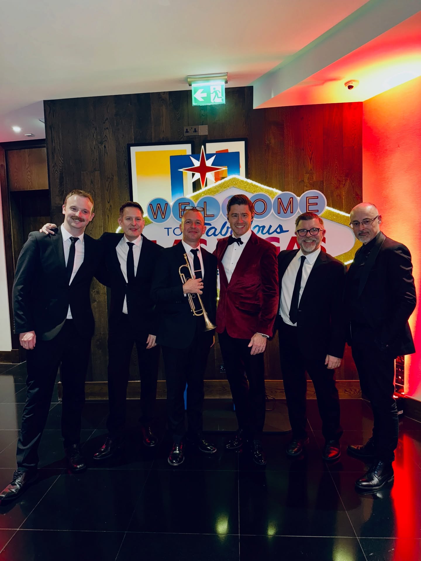 A fabulous Christmas party with a great team ❤️ Entertainment and full PA production provided for @ellevateentertainmentuk and @team_activity_group!
Thanks to @crowneplazamarlow and @academy_productions
🎹@smartassmusic
🥁 @panastudios_london
🎸 @alexmoore10
🎺 @borastondave
🎷 @orweston
#christmasparty #corporatentertainment #highenedevents #luxuryentertainment #vegasband #vegastheme