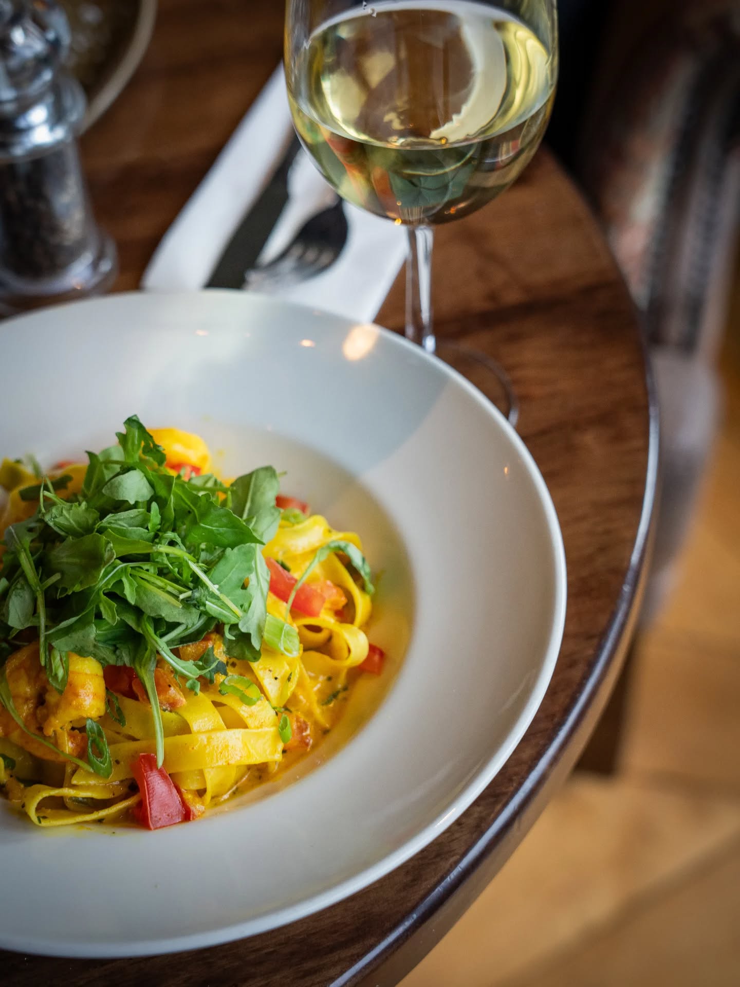 Pasta, wine, and good vibes tonight 🍝🍷 Don’t forget - tomorrow we’re picking 3 lucky winners in our Black Friday giveaway! For your chance to win a Capones gift card, head over to our Facebook page.
#caponesgalway #galway #restaurantgalway