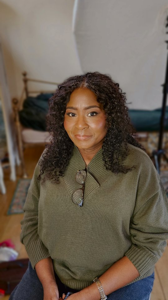 ✨️ the glow! ✨️
Hair and make-up Working with the lively @blushandwildportraits
#hairandmakeup #makeupartist #photoshoot #photography #mua #hmua #glow #sianmccauleycosmetics #berkshiremakeupartist #sianmccauleycosmetics