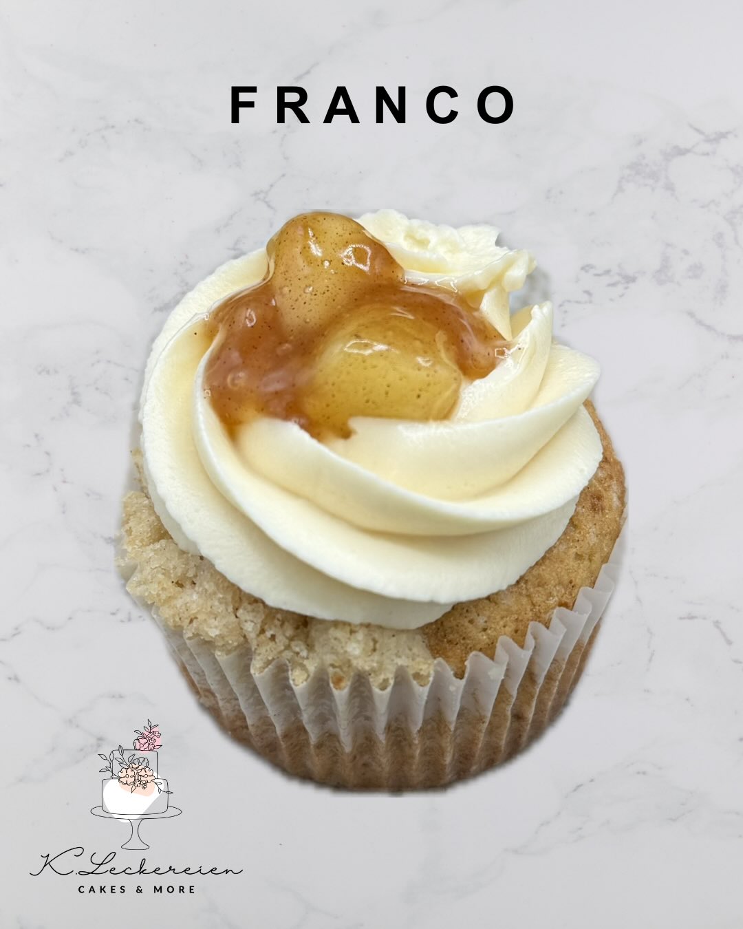 ✨ Franco – unser weihnachtlicher Charmeur im Cupcake-Format ✨
Mit seinem winterlichen Look bringt Franco nicht nur Zimtduft und Feststimmung mit – er verzaubert mit all dem, was ihn ausmacht: seinem Humor, seinem Temperament und seinem unwiderstehlichen Charme.
Ein Cupcake, der garantiert jedes Herz im Advent ein bisschen wärmer macht. 🎄🧁✨