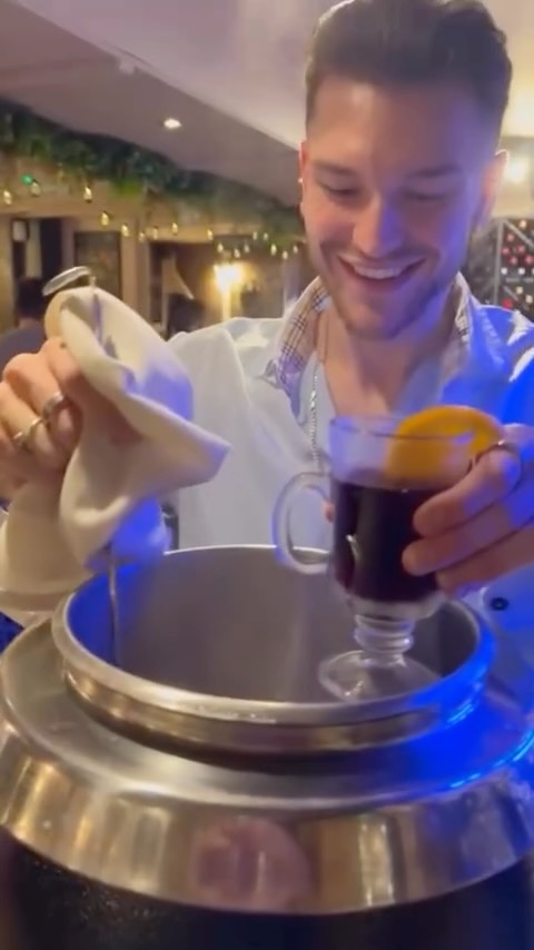 At this time of year, one of our most frequently asked questions is… do we serve mulled wine?
🍷 Yes, we certainly do serve ‘Moled’ wine! It’s a highlight of the festive season, right? Perfectly spiced and served warm, it’s the ultimate winter treat to get you in the holiday spirit. Come and enjoy a glass (or two!) with us!
#grumpymole #thegrumpymole