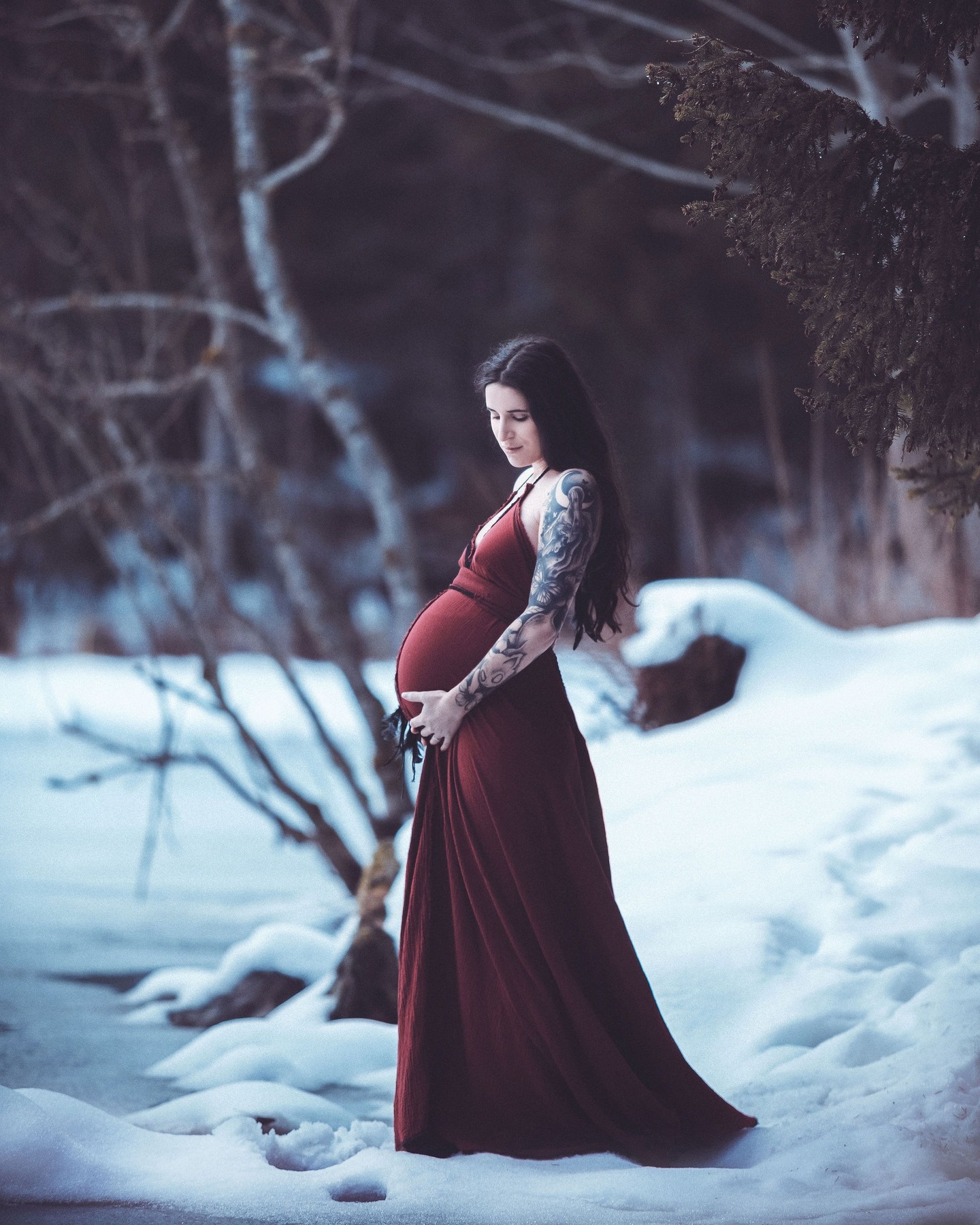 Aujourd'hui, j'ai l'impression de commencer une nouvelle vie, une renaissance comme le phenix qui va bientôt naitre sur mon bras 😍...
-
Cet après-midi je vais faire l'etat des lieux de mon nouvel atelier partagé, avec ma futur colloc 🥰
Beaucoup d'émotion ce mélange ^^', la panique, l'angoisse, le calme, et je suis aussi super exciter de me lancer sur ce nouveau chemin malgré les mille questions qui viennent avec 😌
-
Cette semaine, je vais m'occuper des petit travaux, et commencer doucement le déménagement, le gros bougera samedi 😊!
-
En attendant, le site est de nouveau disponible !!
Tous mes articles sont accessibles malgré les cartons de déménagement en court 😘
-
Je vais reprendre les commandes et l'étude des demandes qu'à partir de fin décembre !! Le temps que je reprenne toute mes marques 🥰
-
Crédit photo : @yulikaseveportraits @yulikaseve
Avec @nahisvonrosen dans sa belle robe prêtresse Bordeaux