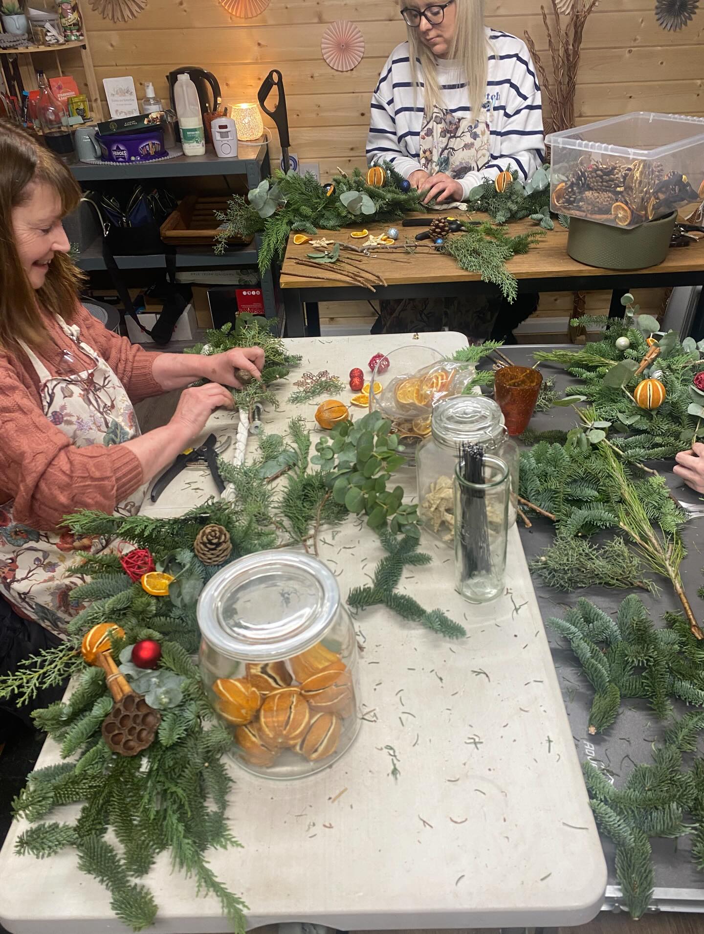 Last night marked the last of my 2025 Christmas workshops. Three gorgeous garlands made ready to adorn fireplaces. Happy Christmas to all #christmas #christmastime #floristry #garlands #positive_vibes #positivementalhealth #spreadsomecheer