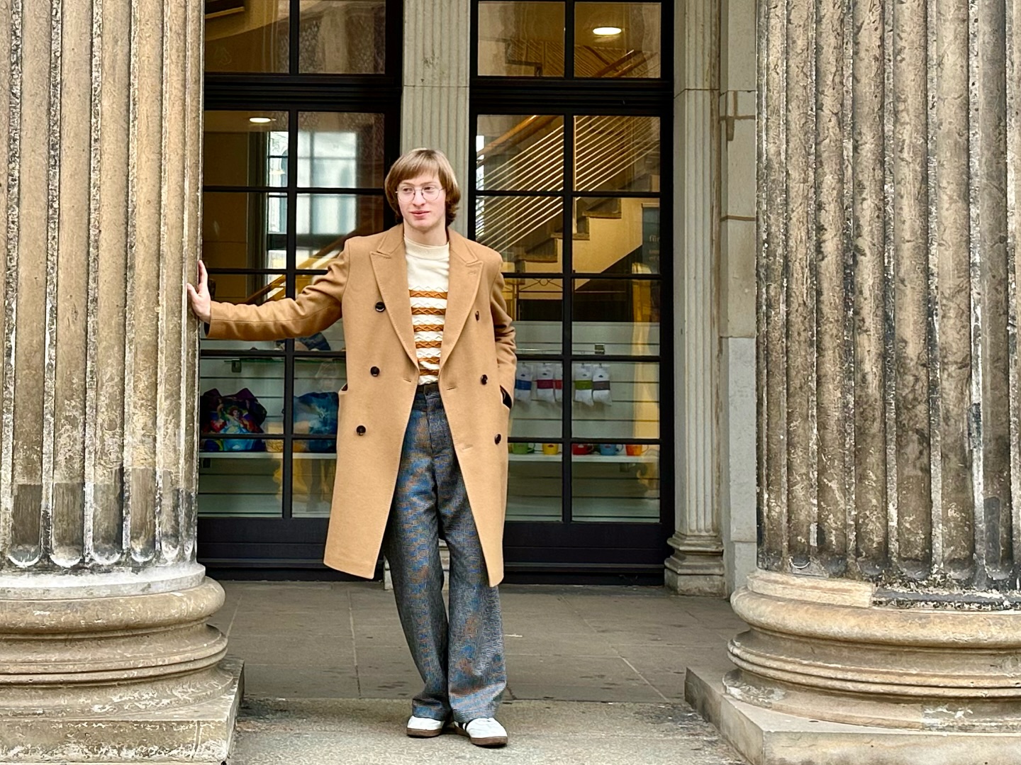 Bautzen -> Dresden -> Hamburg 🚅
Yesterday, the Sorbian National Ensemble Bautzen performed my orchestral composition „Das Geheimnis“.
I‘m grateful for the invitation and for the decision to include a piece with such a heavy historical background into the concert program.
I believe it is important to share the story of Felix Nussbaum, to whom the piece is dedicated. That’s why I sincerely hope for many performances of this work in the future.
#composer #contemporarymusic #newmusic #orchestra #orchestralmusic #livemusic #musicperformance #classicalmusic