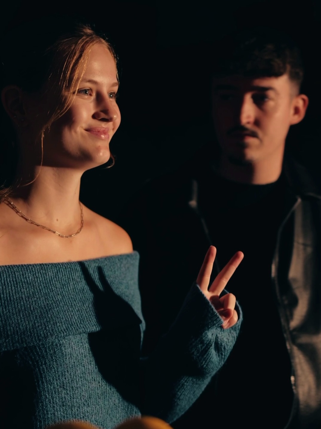 Zwei Menschen, zwei Shots, ein Moment.
Manchmal braucht’s nicht mehr.
Bestelle jetzt online unter: www.tottisdrinks.de 🍋
#tottis #göttingen #DrinkResponsibly #vegan #madeingermany
Dieser Inhalt richtet sich ausschließlich an Personen über 18 Jahren.
Bitte Alkohol verantwortungsvoll konsumieren und nicht an Minderjährige weitergeben.