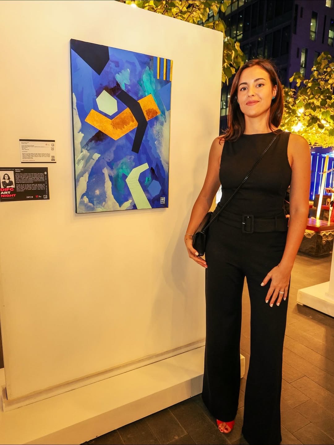 Zoom on my latest exhibition at DIFC Art Nights.
Sharing « Rhythm of the Deep » during the 20th edition of DIFC Art Nights felt like entering a space full of light, movement and creative energy.
My work is based on Intuitive Geometry, a way to turn emotion, structure and light into a visual language that people can feel. Seeing this piece in such an inspiring environment reminded me why I create.
Thank you to @zeearts_gallery @zaahirah_muthy @serenkhalaf and to all the artists who made this evening so special: @faezepaints @dr.eng.suaadalshamsi @sanaa.k.art @art_by_jocelyn @shrutika.govasi @zumrud_contemporary @aktuvar_art @nouraarty @tatiana_yatlo_artist @asma_artist_1 @abeer_edani @labiba_ferhat @fersi.mouna @majoportillaart and special thanks to @abdullakha1ed and @khalilawahid for the great conversations.
Every person who stopped in front of the work added something unique to this moment.
Tell me what you feel when you look at this piece, your words matter to me.
#ZeeArts #DIFCArtNights #DubaiArtScene #ContemporaryArt #ArtConnectsWomen