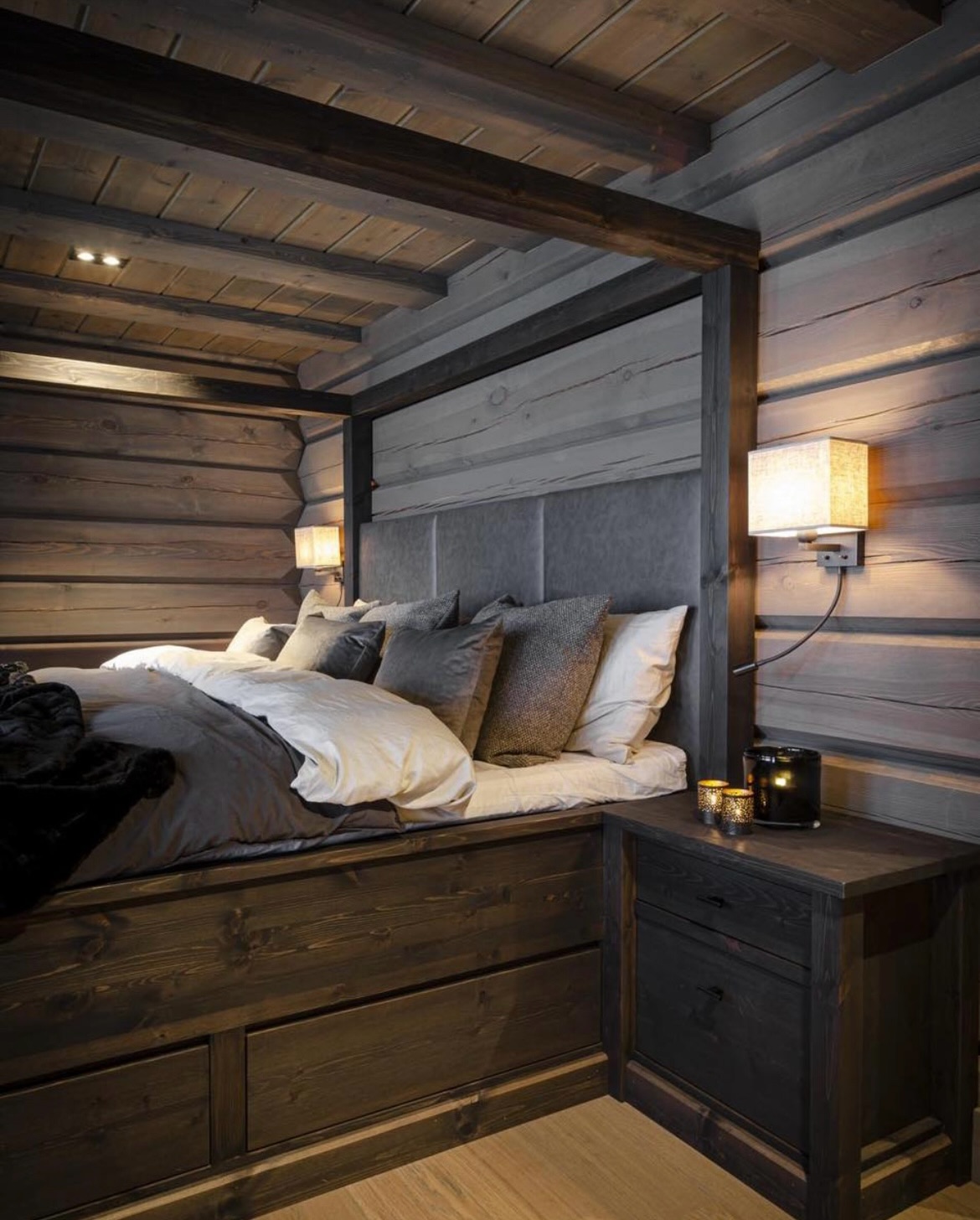 Se denne flotte og moderne himmelsengen laget av @ostrekultur 🤎
Hodegavl er trukket i skinn og sengen er behandlet med Osmo Dekorvoks i fargen 3169 Svart som får frem spillet i treet. 😍
#osmonorge #hardvoksolje #osmo3169 #3169svart #ostrekultur #laftehytte #hytteinspo #norskehytter #hyttemøbler #hytteinteriør #soverom #hytteseng #seng