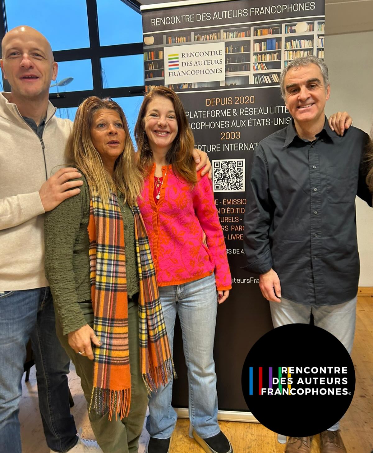 LES AUTEURS DU RÉSEAU SE RETROUVENT…
Comme chaque dimanche, petit tour d’horizon des photos souvenirs du week-end. Celles que prennent les auteurs du réseau Rencontre des Auteurs Francophones quand ils se retrouvent sur des salons ou des événements.
Ce week-end, 11 auteurs du réseau participaient au festival littéraire de Monaco, 6 autres auteurs se retrouvaient en Bretagne à l’initiative d’Isaline Rémy, notre ambassadrice locale. Enfin Brigitte et Jo participaient à un salon du Sud.
Sans oublier les 23 auteurs du réseau réunis à Paris jeudi, pour la première édition de la Rencontre des Auteurs à la Dila.
Merci pour toutes ces photos. Ce réseau est unique. Grâce à vous.
#rencontredesauteursfrancophones