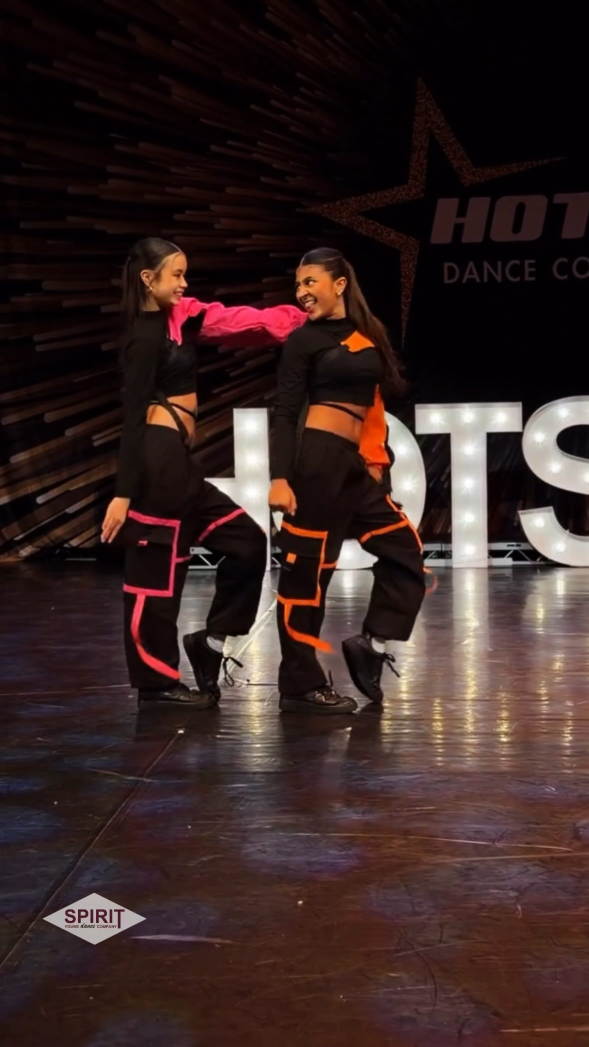 We had the MOST incredible time at @hotshotdancecompetition last weekend 🥹 Such an inspiring few days! So proud of not just our wonderful #TeamSpirit dancers but of all the amazing dancers there - so much talent, kindness and support for one another ✨ A massive thank you to everyone at @hotshotdancecompetition - what a slick, well run competition, we can’t wait to be back soon! 💛
•
•
#spiritydc #dance #training #londondance #TeamSpirit #danceteam #dancecompany #dancecompetition #competitivedance
#lovedance #london #jazz #lyrical #commerical