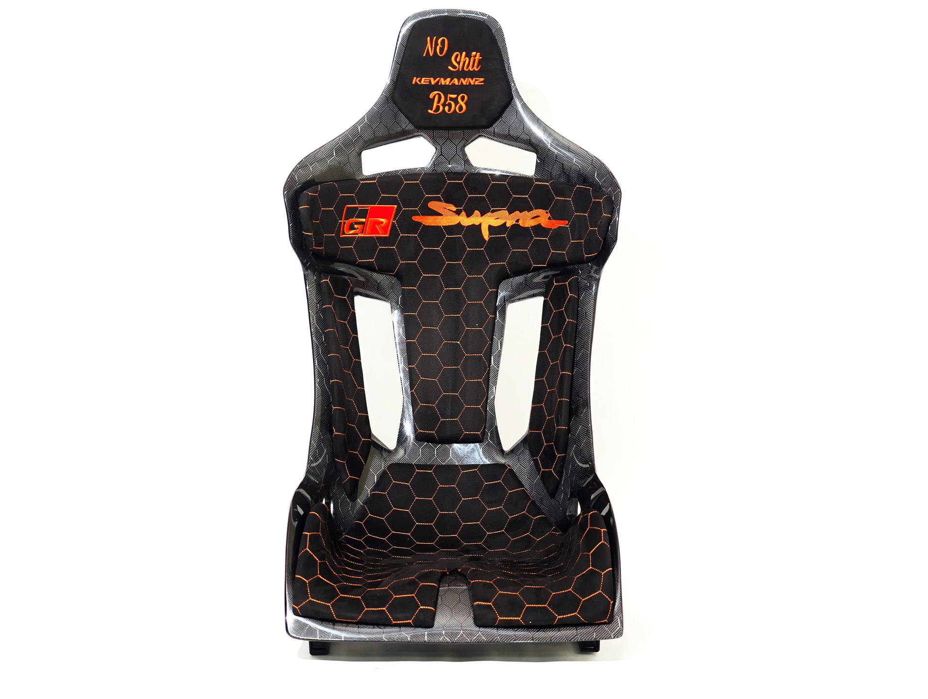 Honeycomb CF Seat GT-Max + plug&play rails and slider kit for Supra A90 (MK5).
Customized alcantara padding with orange honeycomb stitching pattern and custom logo on headrest and backrest padding.
