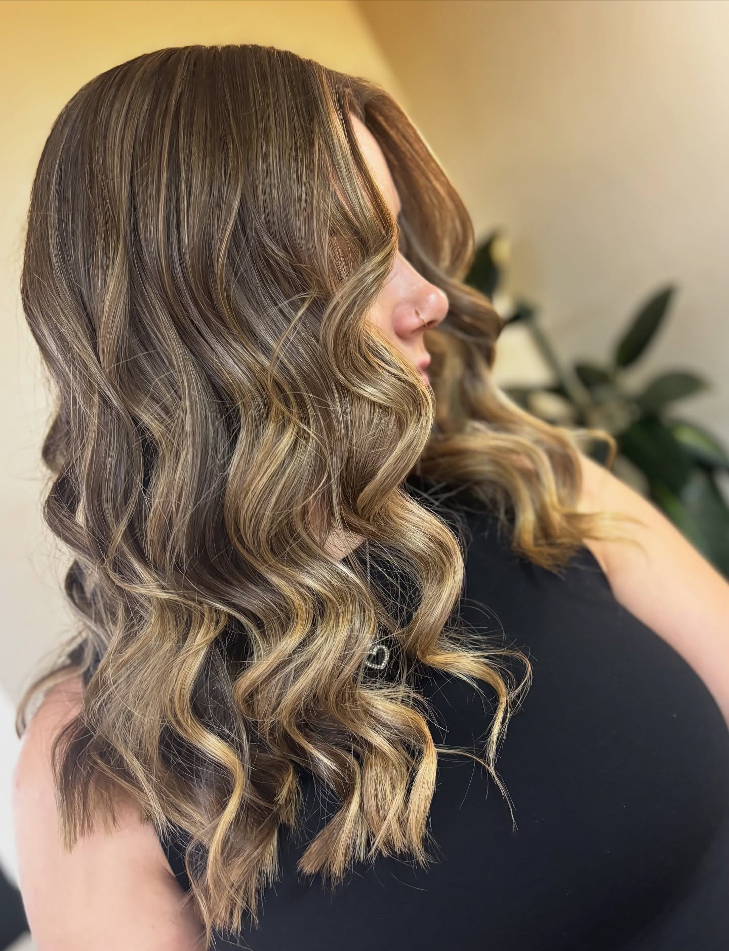 Bronde Season 🤎✨
The ultimate low-maintenance luxury colour, that perfect blend of bright, brunette and sun-kissed!
Stylist @hair_by_hollie18
Click the link in our bio to book your appointment today 📲