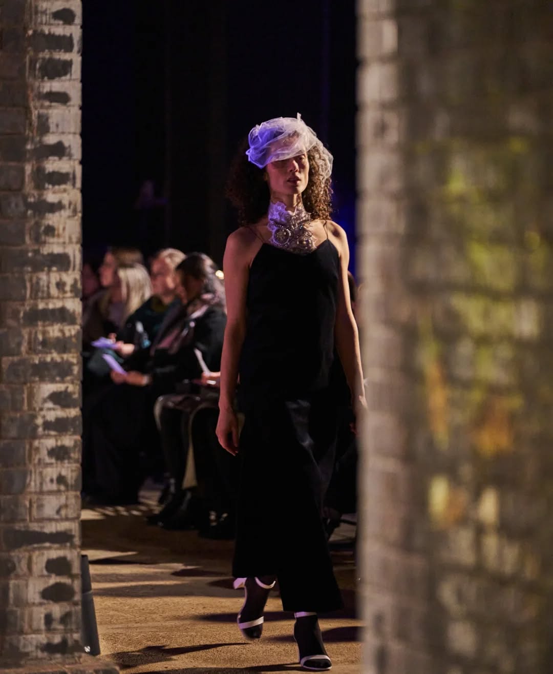 Look no. 1 for opening fashion show for @open_fashion_brno with the theme "Light".
Production: @ticbrno @jitka_drap @silvie_seborova @jarmilakrahulcova @luciegarlathy
Concept, choreography: @olo_dressing
Artistic support: @alesseliga
Modeling: @barborajejmeno
Make-up: @makeupinstituteprague.cz
Hair: @kobyl_kaa @na_stejne_vlne
Photography: KIVA @kivaphotography
Dress, jewellery: @klarazidkovaa
Vein: @danielasindelkova
Shoes support: @nadaceveronica
Location: @vodojemyzlutykopec
Space design: @u1space_design
Huge warmful thanks to all who contributed to let it hapen!🖤🔥
Black velvet evening gown and upcycled jewellery are available in our studio.
#openfashionbrno2025 #darkshining #klarazidkova