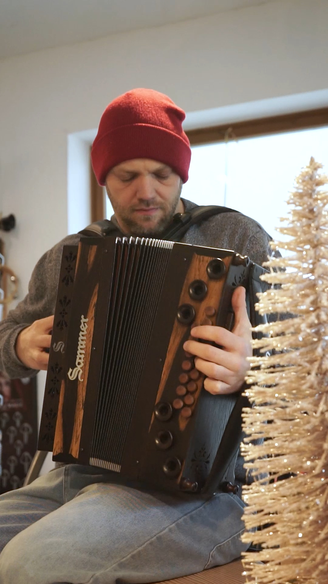 Wir wünschen euch einen wunderschönen 3. Advent aus dem Pinzgauer Musikhaus 🕯️🕯️🕯️
#advent #sammerharmonika #weihnachtsgeschenke #adventszeit #harmonika #akkordeon #Weihnachten #quetschn #musicstore #pinzgauermusikhaus #volksmusik #salzburg #zellamsee #fypシ゚ #welovemusic #musikinstrument