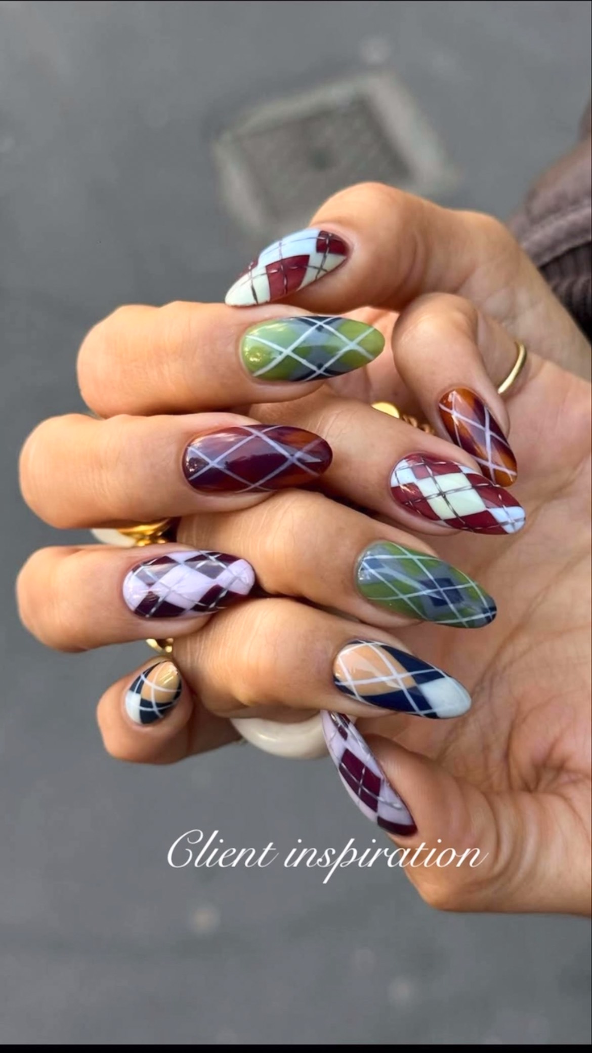 Holiday 🎄 argyle plaid nail art for sweater weather 😍…