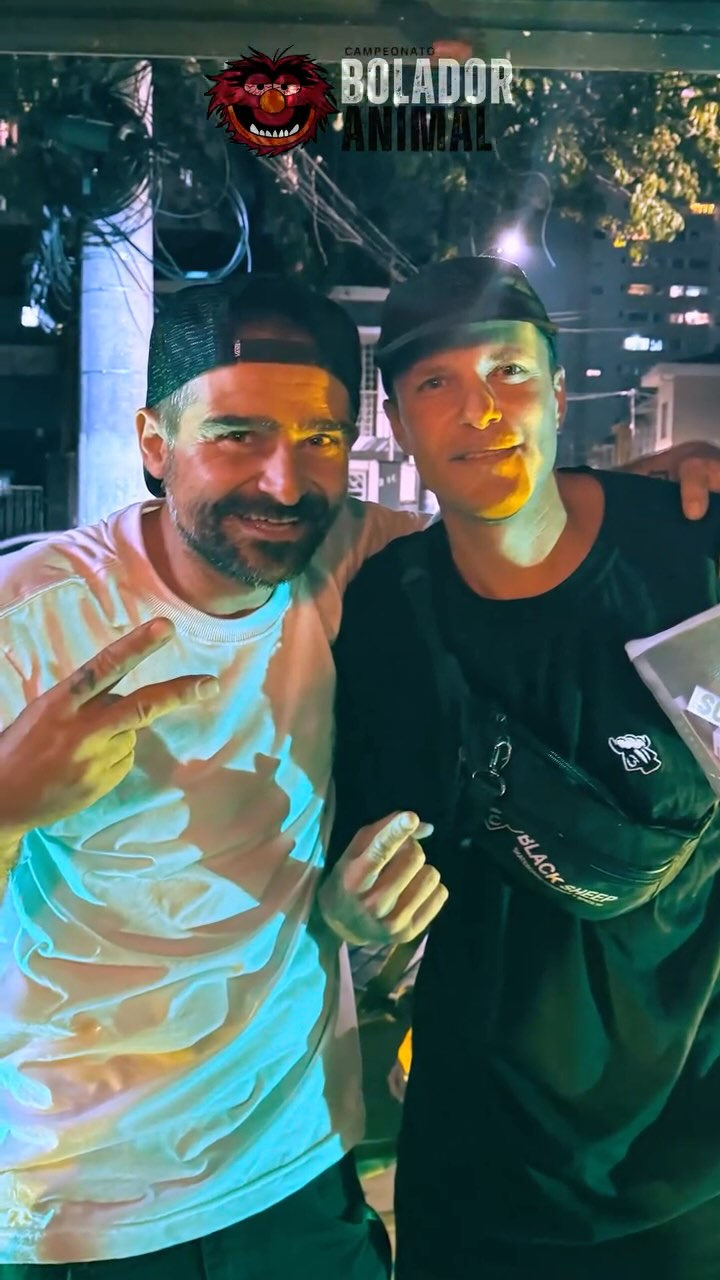 O 1º Campeonato Bolador Animal foi INSANO!
A galera mostrou que a prática leva à perfeição —
(teve um ou outro pastelzinho ali, claro 😅) — mas o nível geral foi absurdo.
A disputa foi acirrada do começo ao fim, e o campeão @diegofontesskt bolou em incríveis 8 segundos, provando que é, de fato, um BOLADOR ANIMAL! 🏆🔥
Já estamos treinando para a segunda edição...